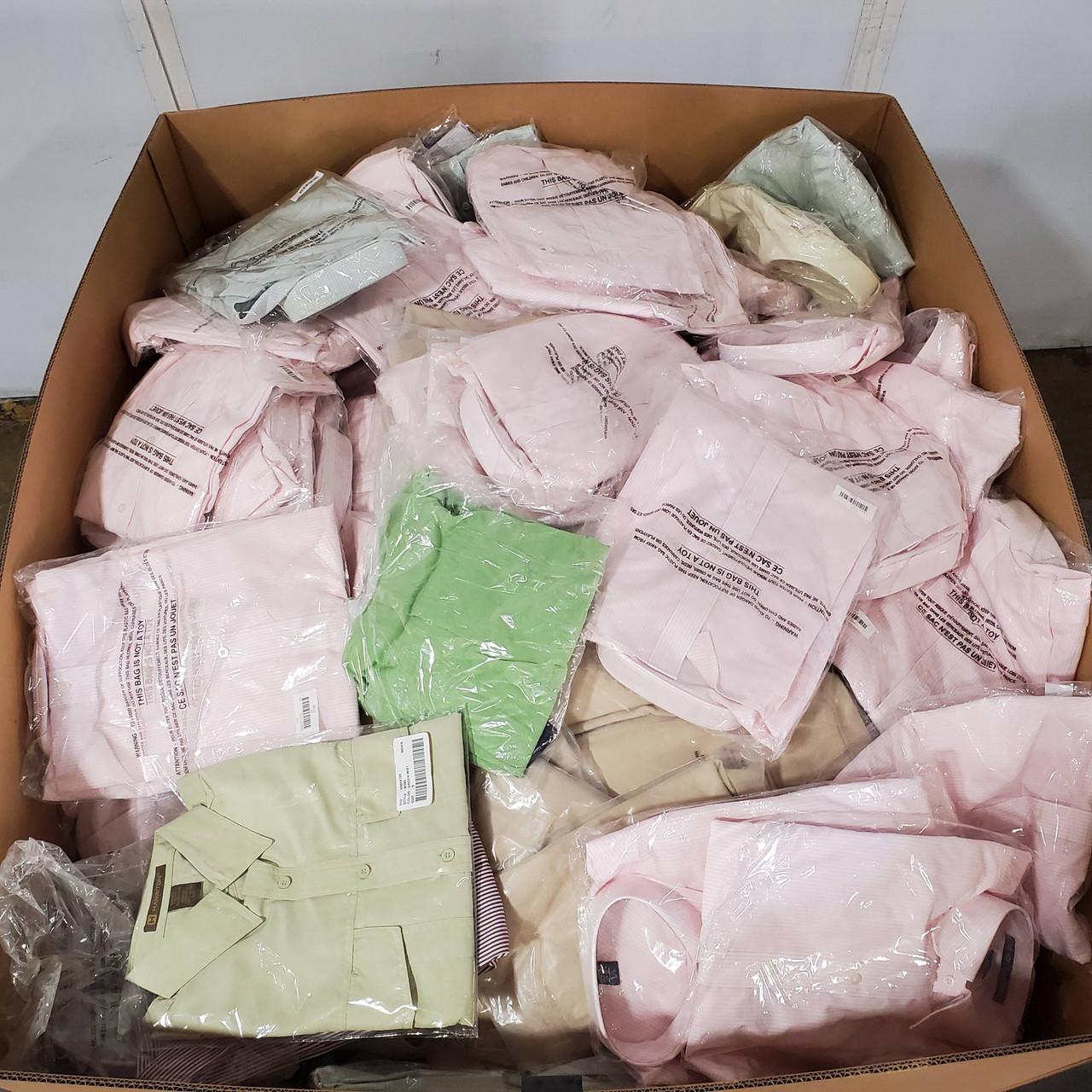 541 units of Clothing & Accessories - MSRP $31,098 - Brand New (Lot # 891420)
