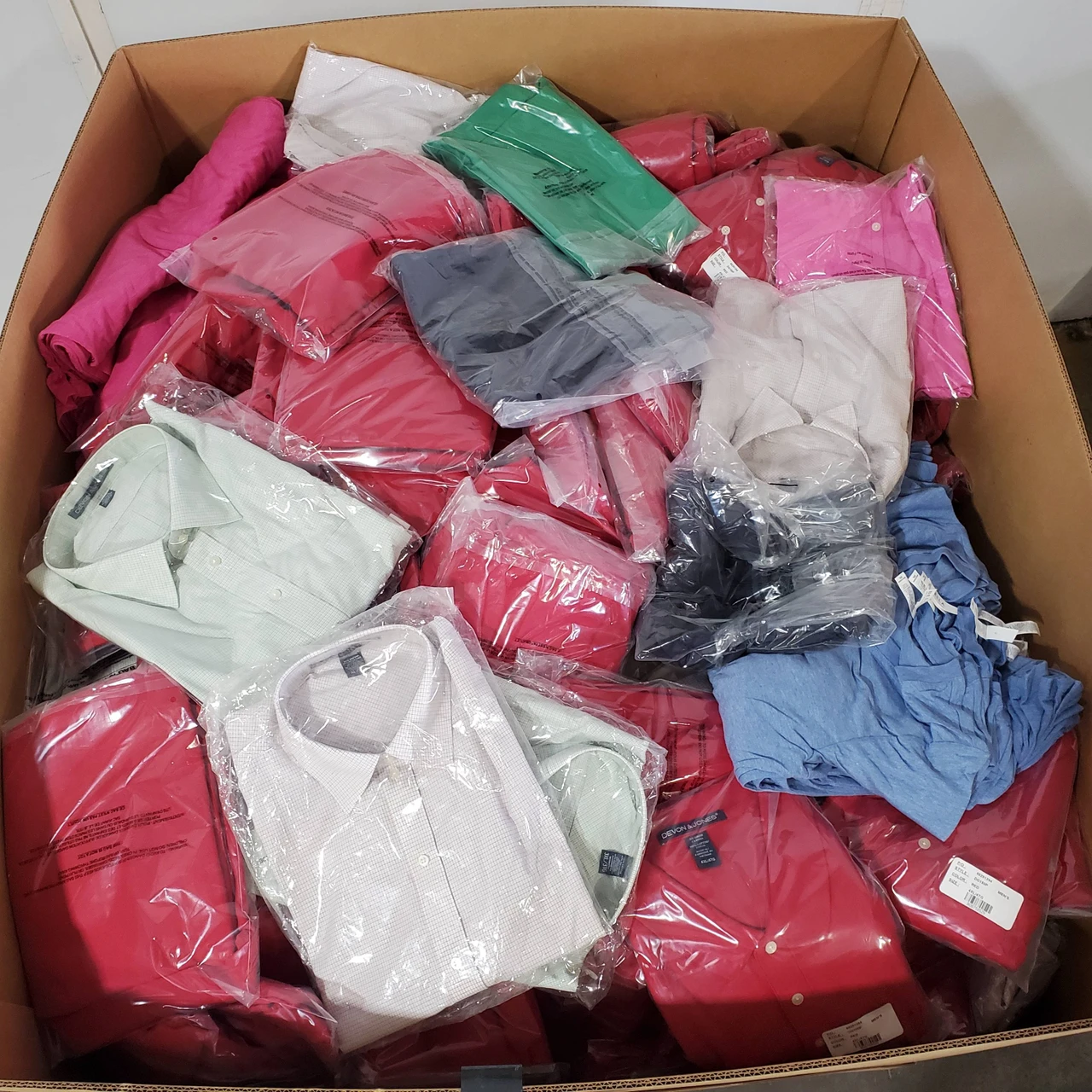 747 units of Clothing & Accessories - MSRP $33,234 - Brand New (Lot # 891451)
