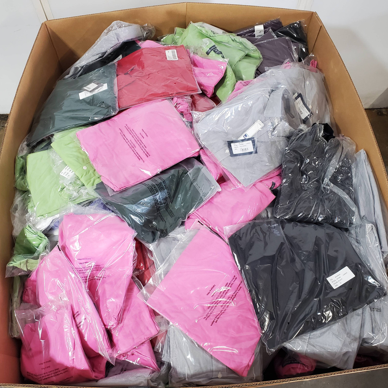 611 units of Clothing & Accessories - MSRP $29,549 - Brand New (Lot # 891453)