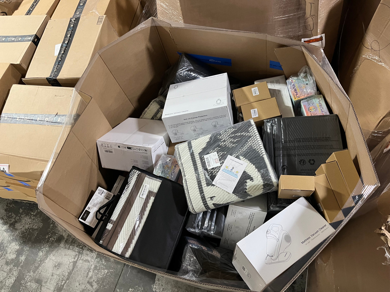 17949 Units of General Merchandise Raw Direct from Retailer