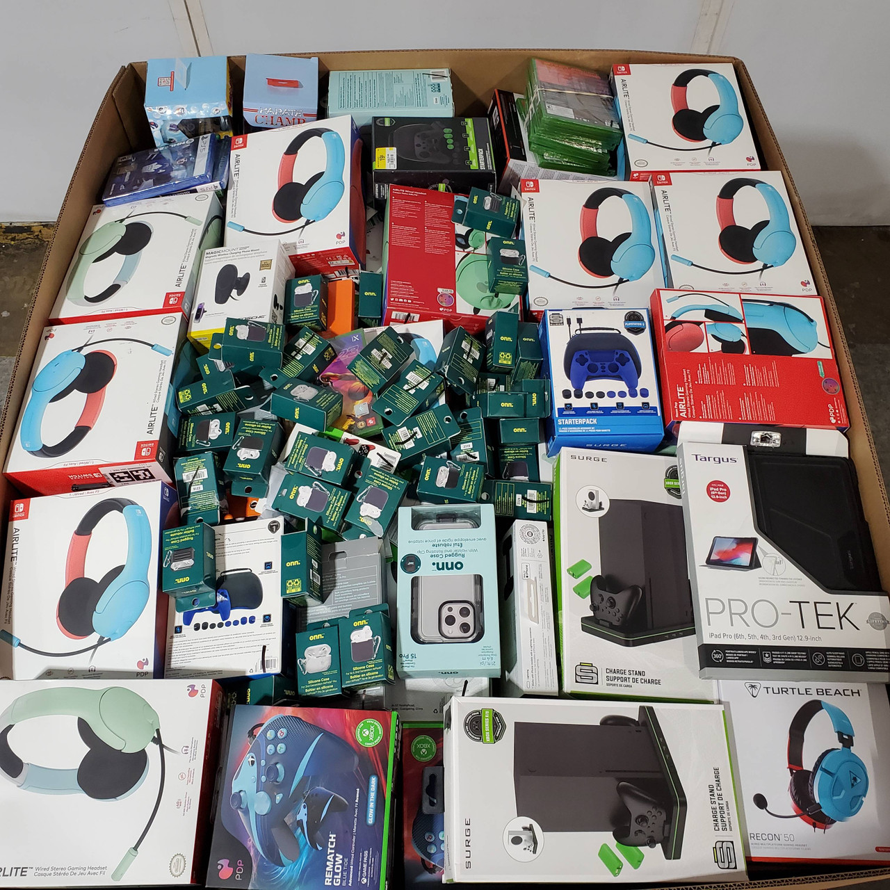 642 units of Electronics & Acc (Mix) - MSRP $20,980 - Returns (Lot # 916312)