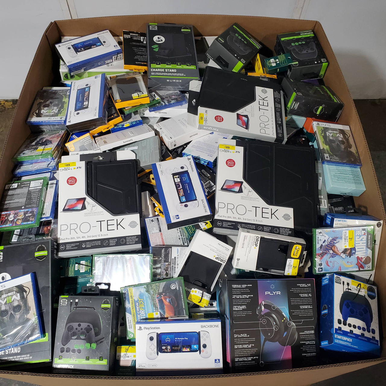 813 units of Electronics & Acc (Mix) - MSRP $27,646 - Returns (Lot # 916324)