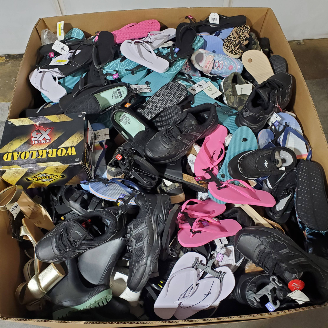 300 units of Shoes (pair) - MSRP $6,557 - Returns (Lot # 9216197)
