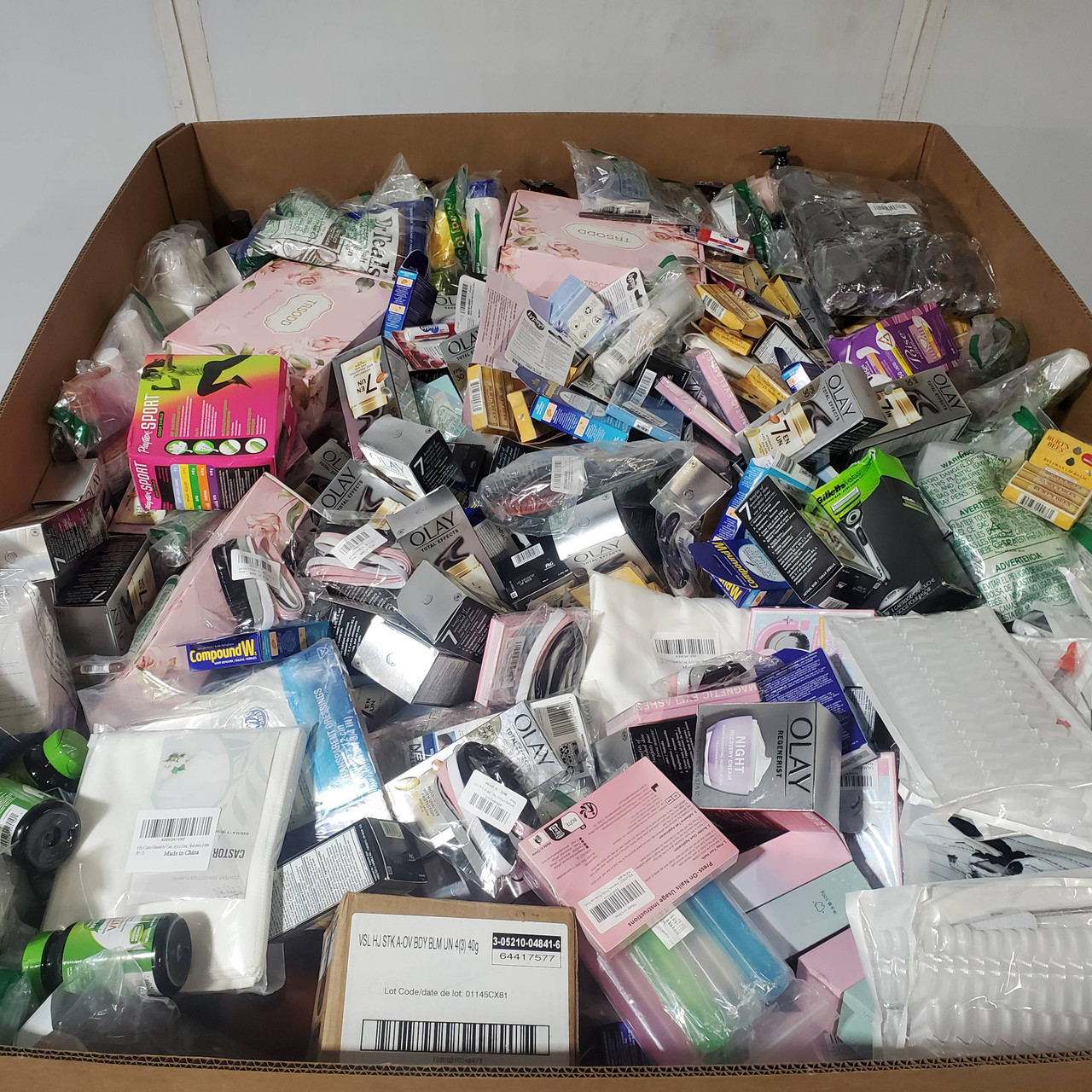 1336 units of Pharmacy & Wellness - MSRP $19,301 - Like New (Lot # 906524) 1336 units of Pharmacy & Wellness - MSRP $19,301 - Like New (Lot # 906524)