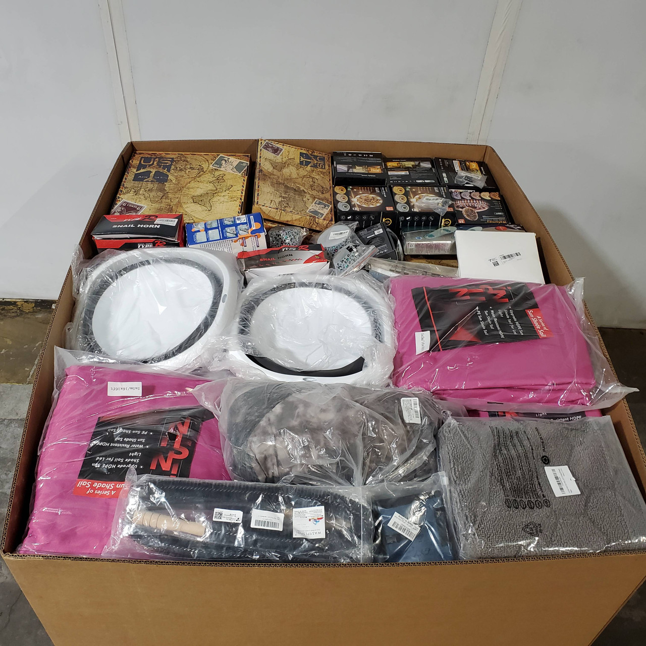 386 units of General Merchandise (Mix) - MSRP $10,581 - Returns (Lot # 905723) 386 units of General Merchandise (Mix) - MSRP $10,581 - Returns (Lot # 905723)