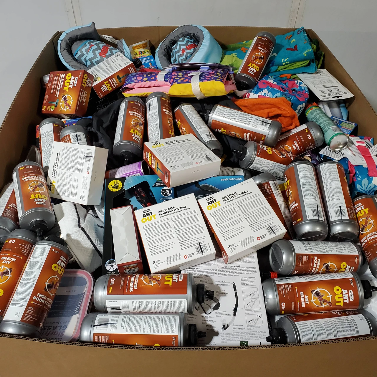 401 units of General Merchandise (Mix) - MSRP $3,717 - Returns (Lot # 940220)