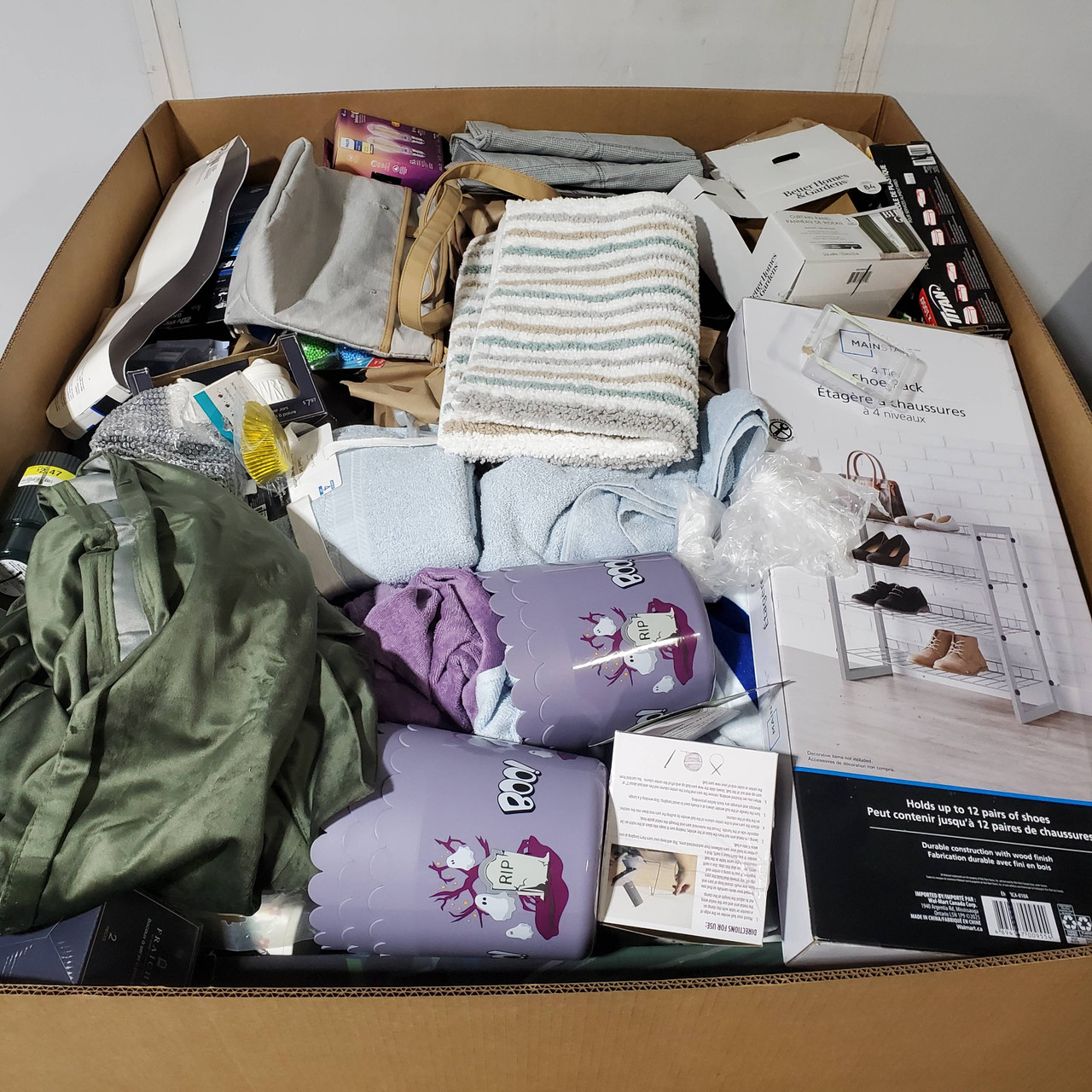 425 units of Home Products - MSRP $3,028 - Returns (Lot # 946022)