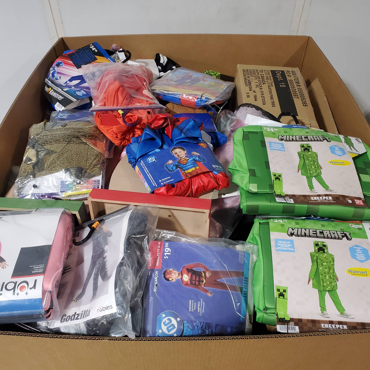 428 units of Holidays & Party - MSRP $5,431 - Returns (Lot # 946225)