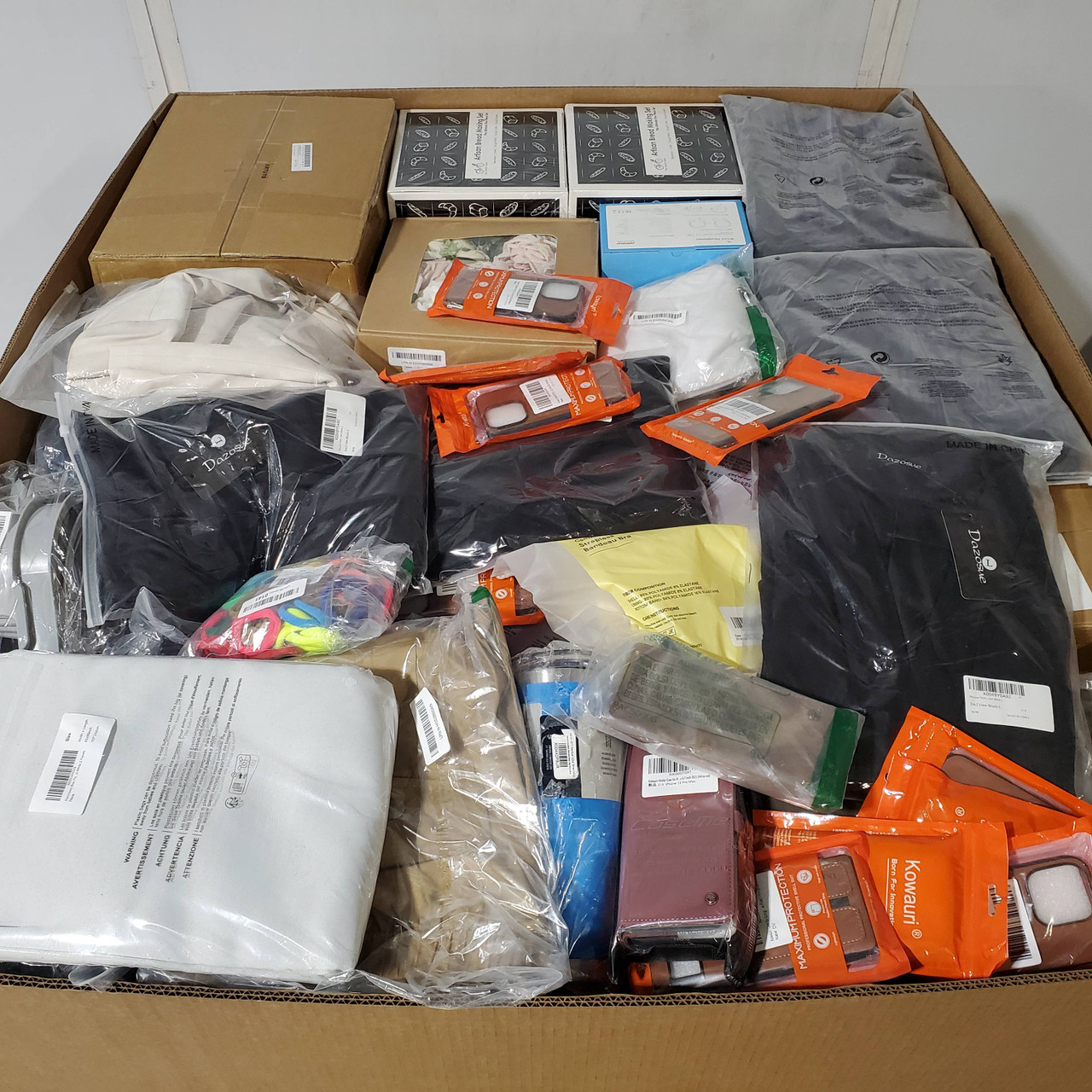 562 units of Unmanifested GM - MSRP $5,620 - Returns (Lot # 944809)