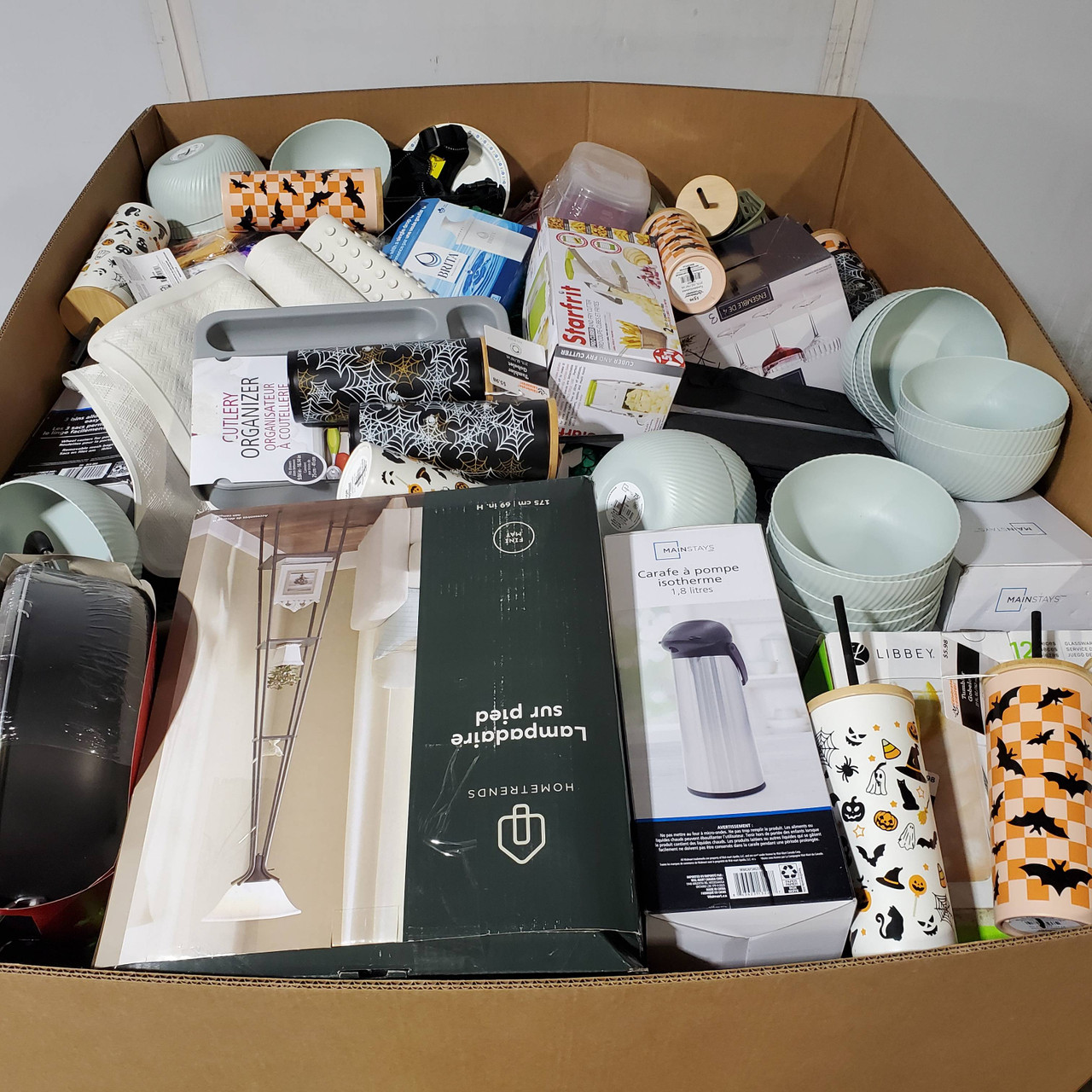 565 units of Home Products - MSRP $2,647 - Returns (Lot # 948005)