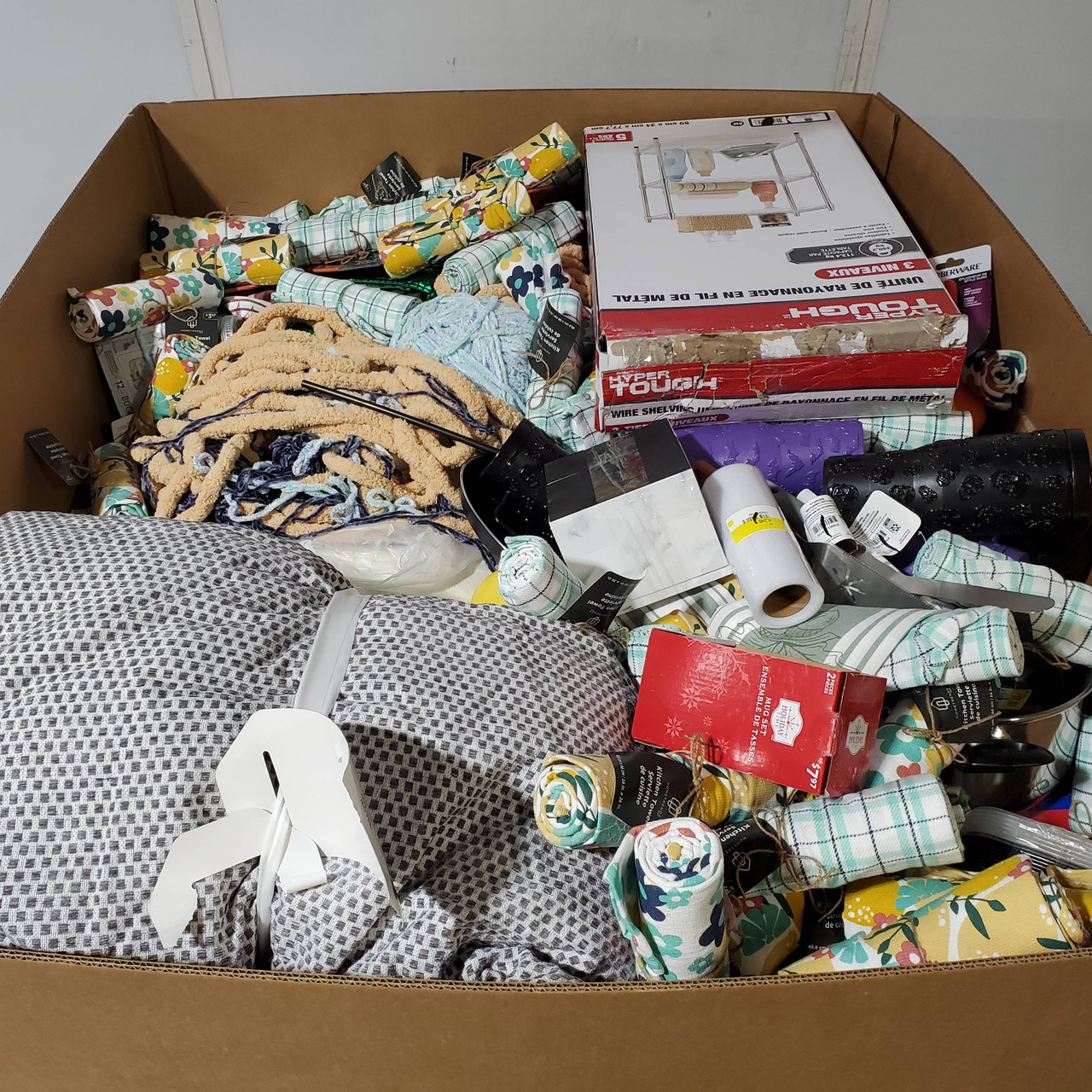 283 units of Home Products - MSRP $2,201 - Returns (Lot # 948106)