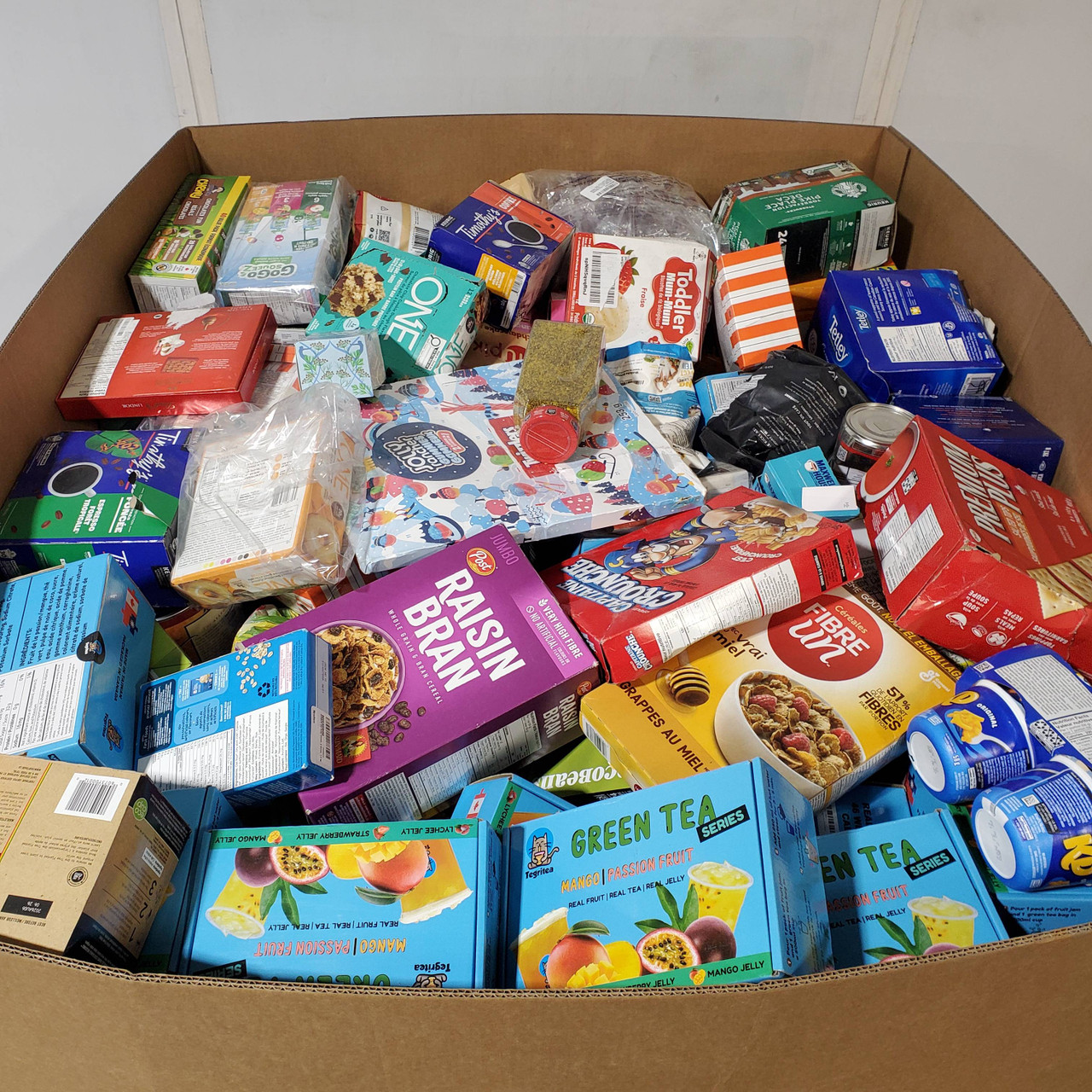 482 units of Grocery - MSRP $10,814 - Like New (Lot # 950512)