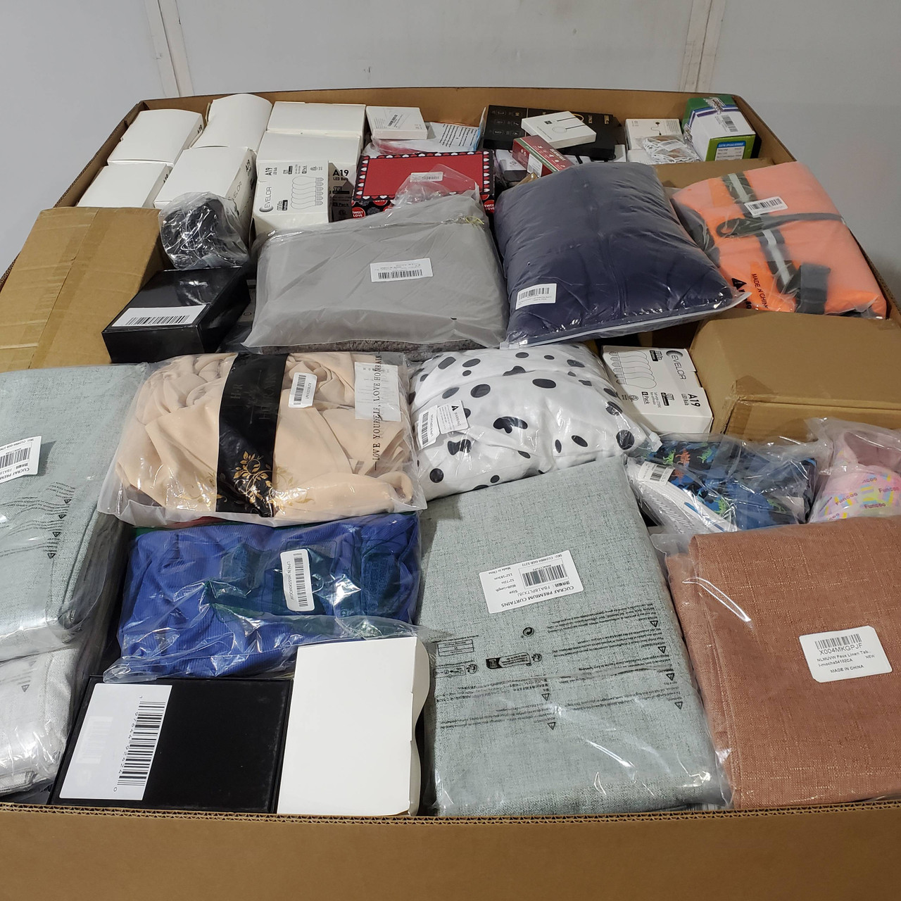 622 units of Unmanifested GM - MSRP $6,220 - Returns (Lot # 952805)