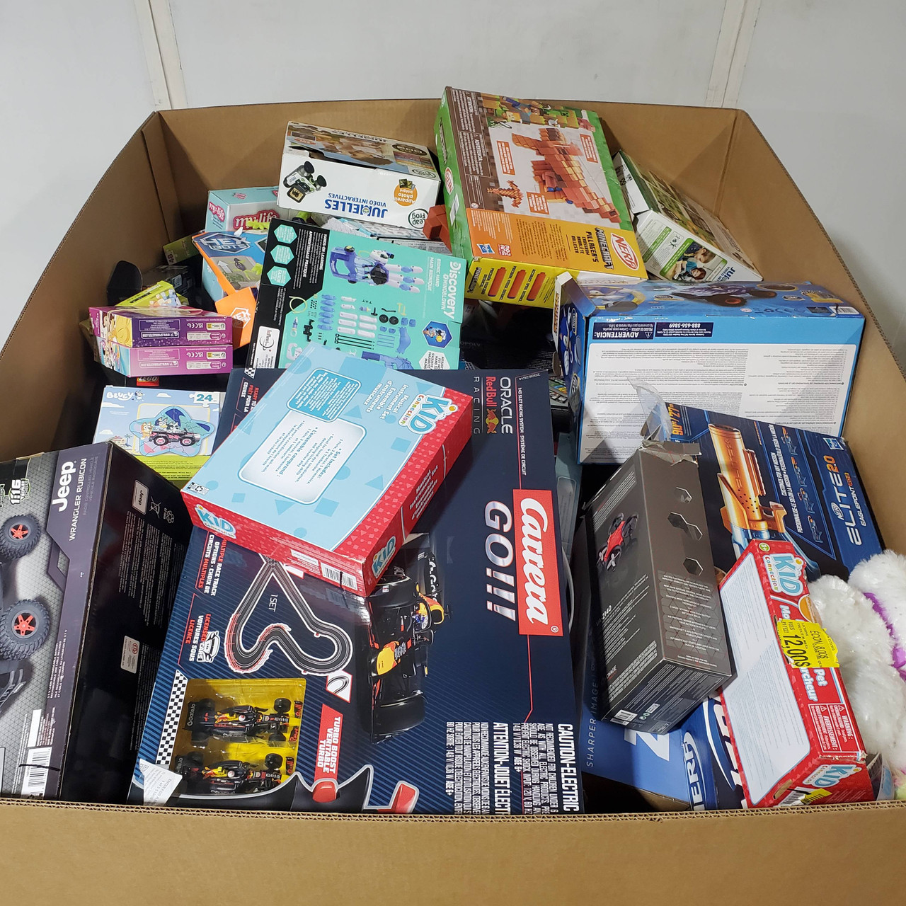 142 units of Toys - MSRP $3,842 - Returns (Lot # 950129)