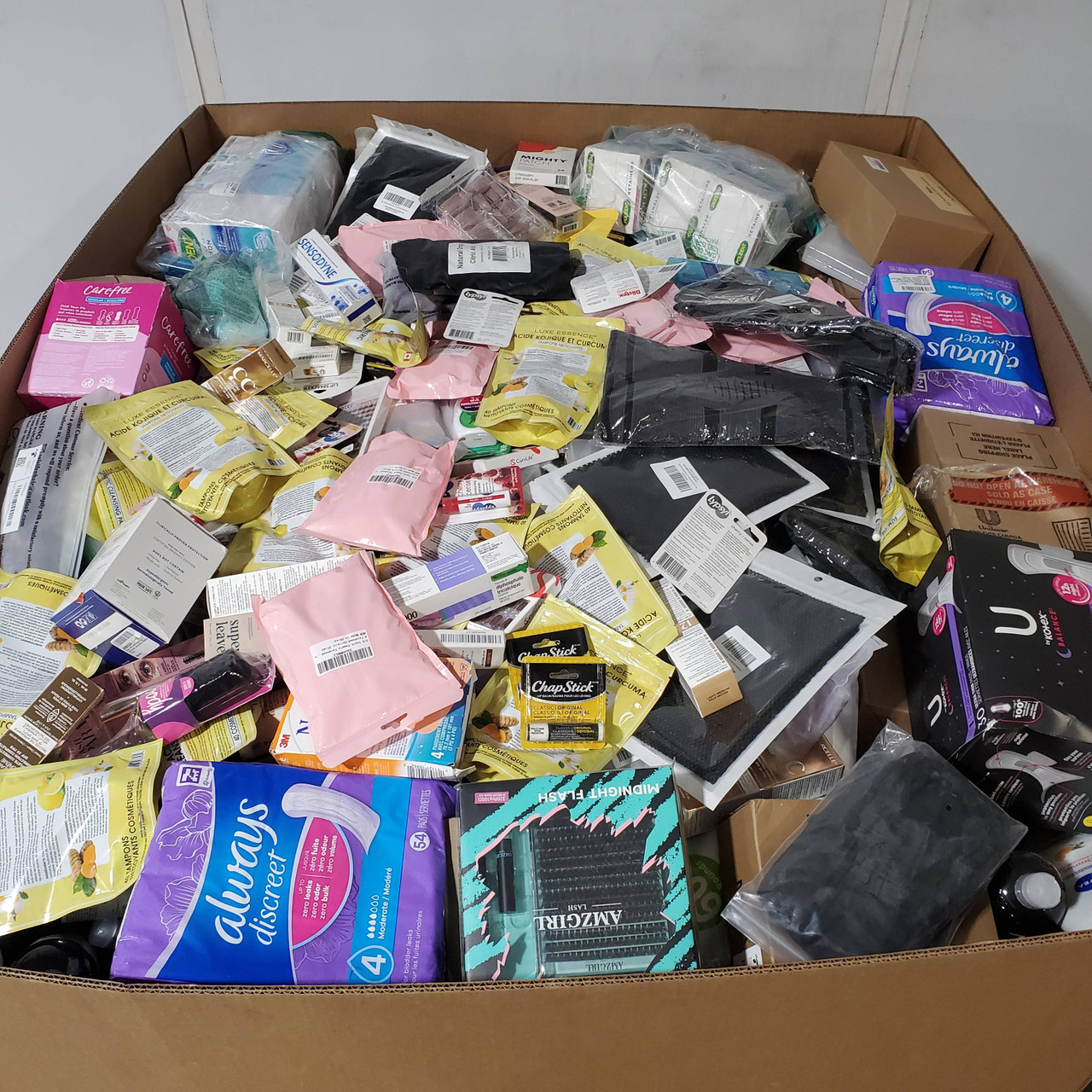 1202 units of Pharmacy & Wellness - MSRP $15,608 - Like New (Lot # 948417)