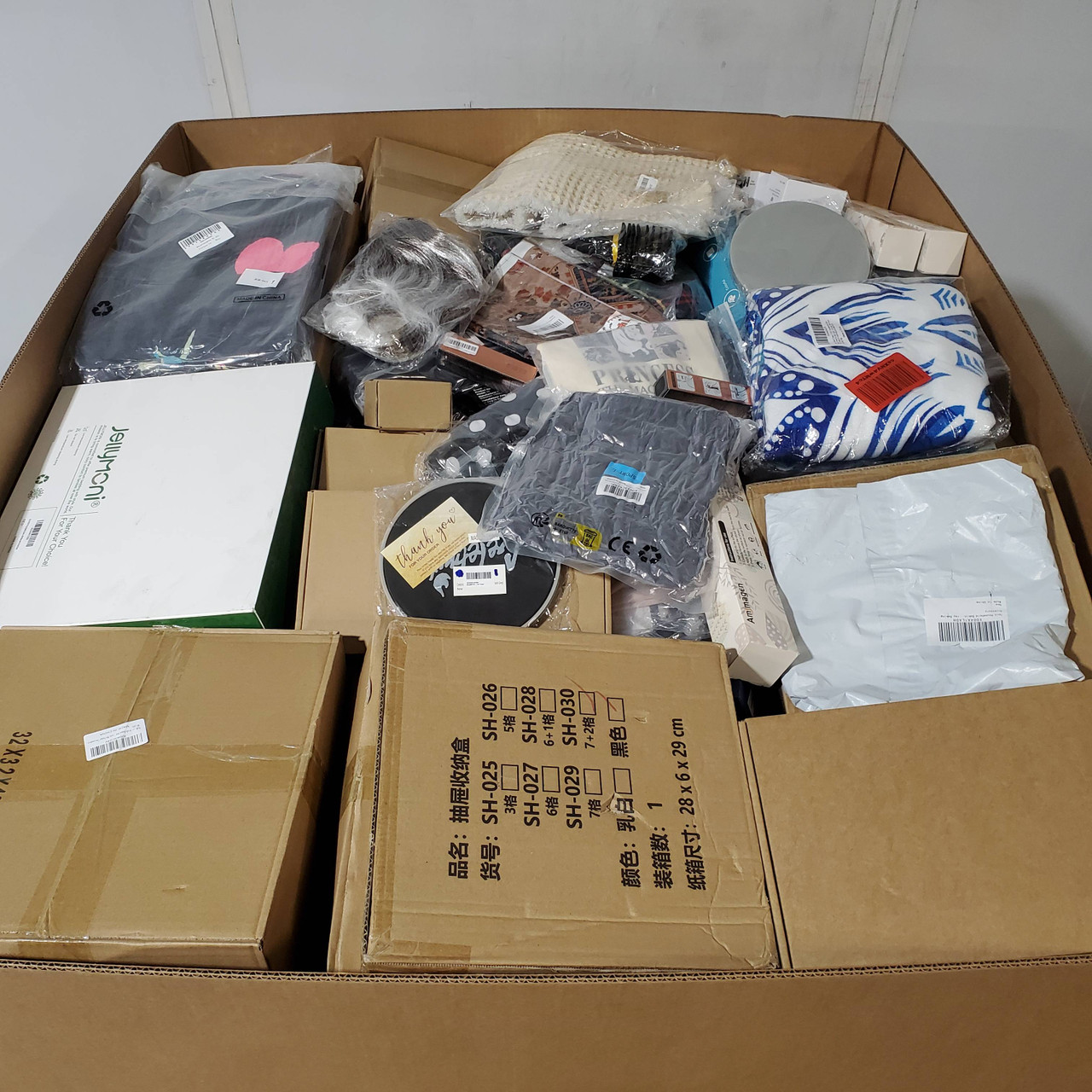 640 units of Unmanifested GM - MSRP $6,400 - Returns (Lot # 954802)