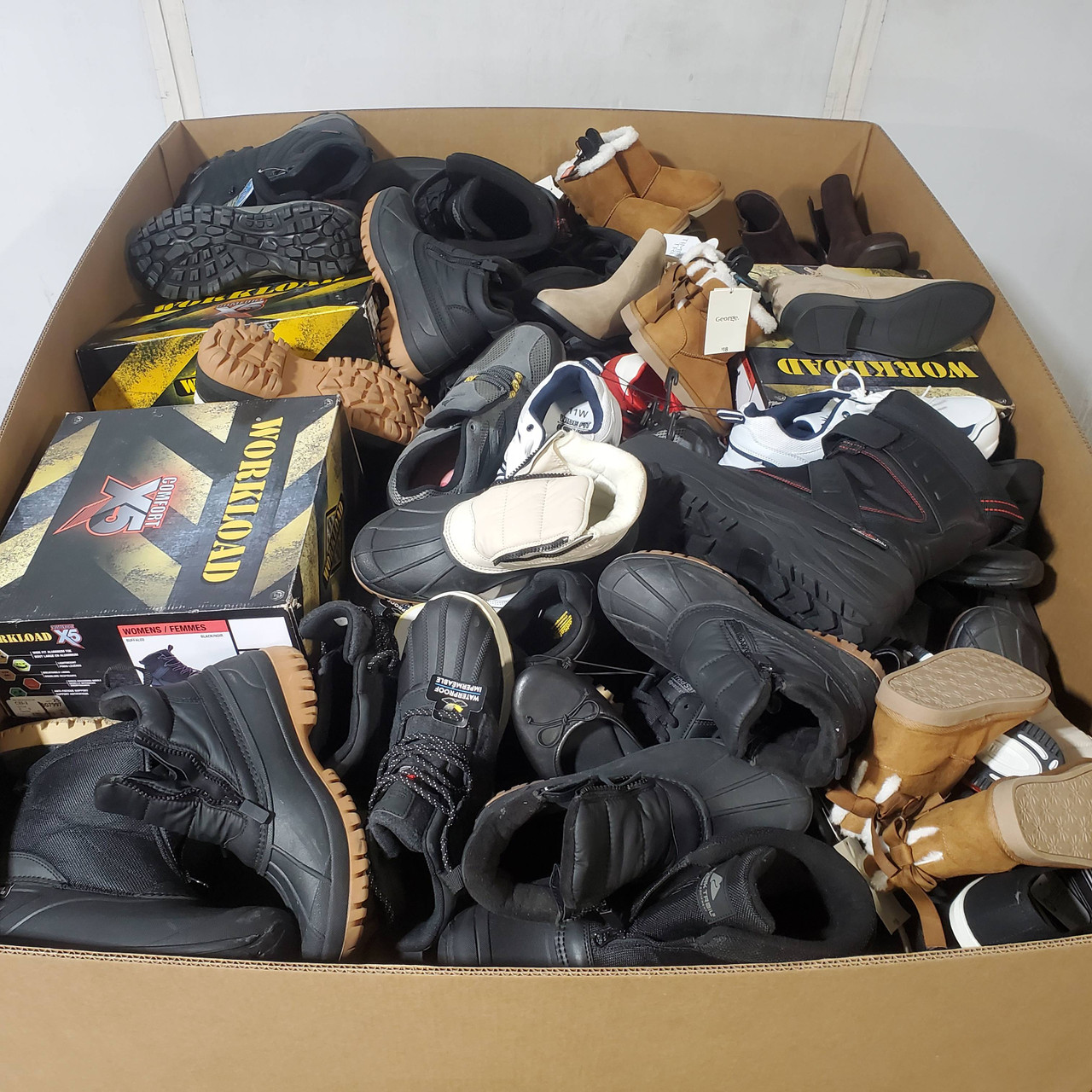 175 units of Shoes (pair) - MSRP $5,685 - Returns (Lot # 951811)
