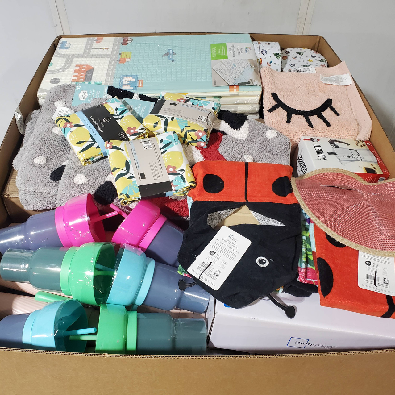 372 units of Home Products - MSRP $3,024 - Returns (Lot # 951914)