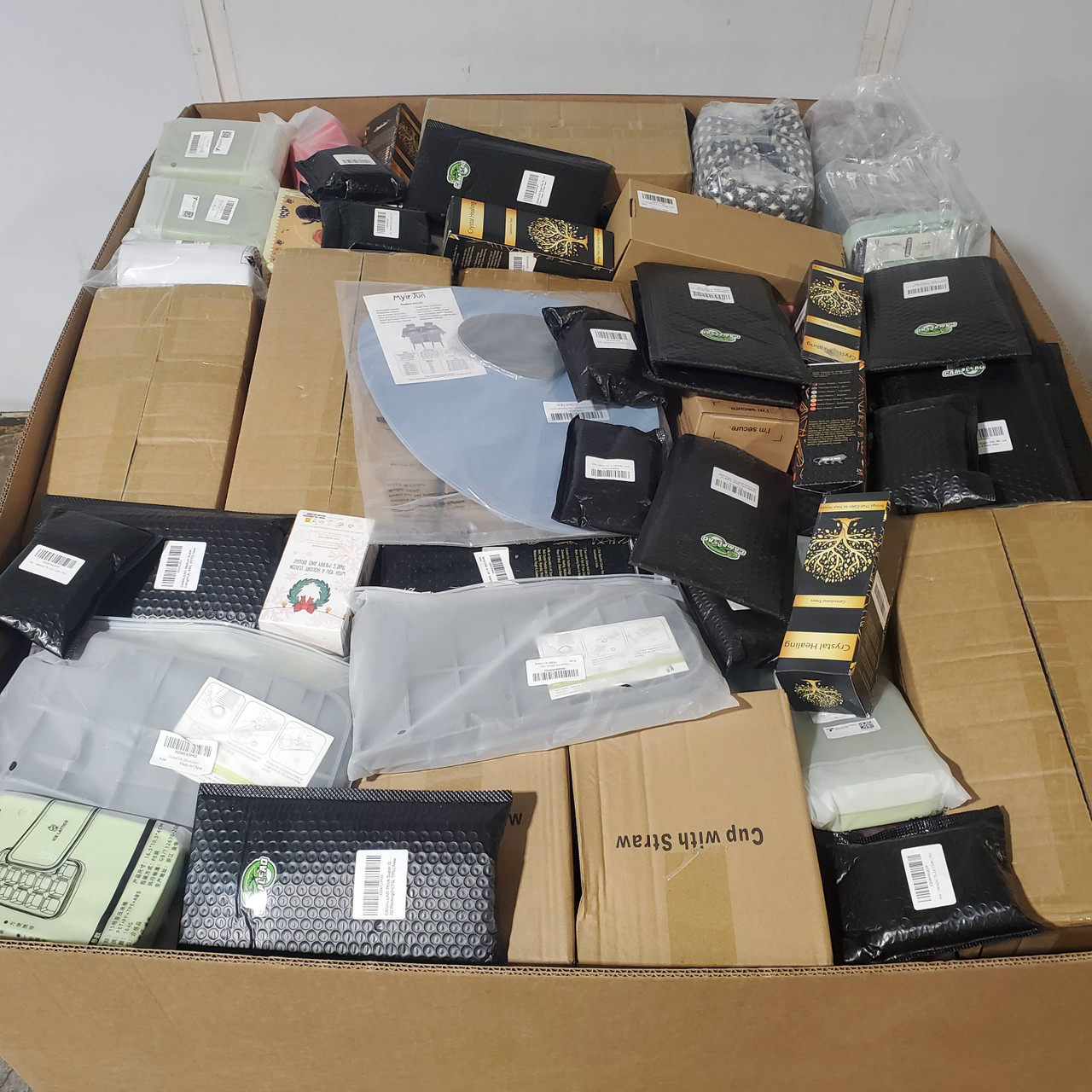 498 units of Home Products - MSRP $7,796 - Returns (Lot # 952504)