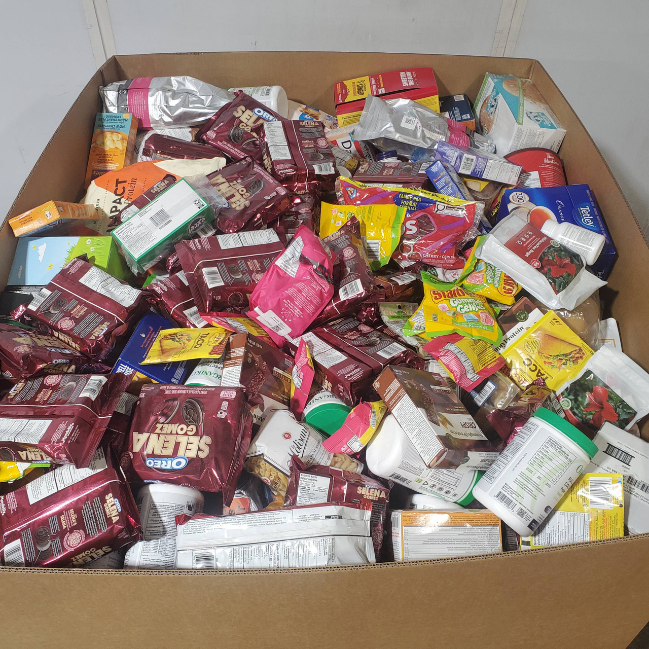 559 units of Grocery - MSRP $6,579 - Like New (Lot # 954819)