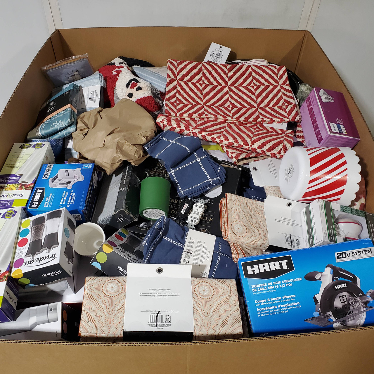 317 units of Home Products - MSRP $3,981 - Returns (Lot # 956201)