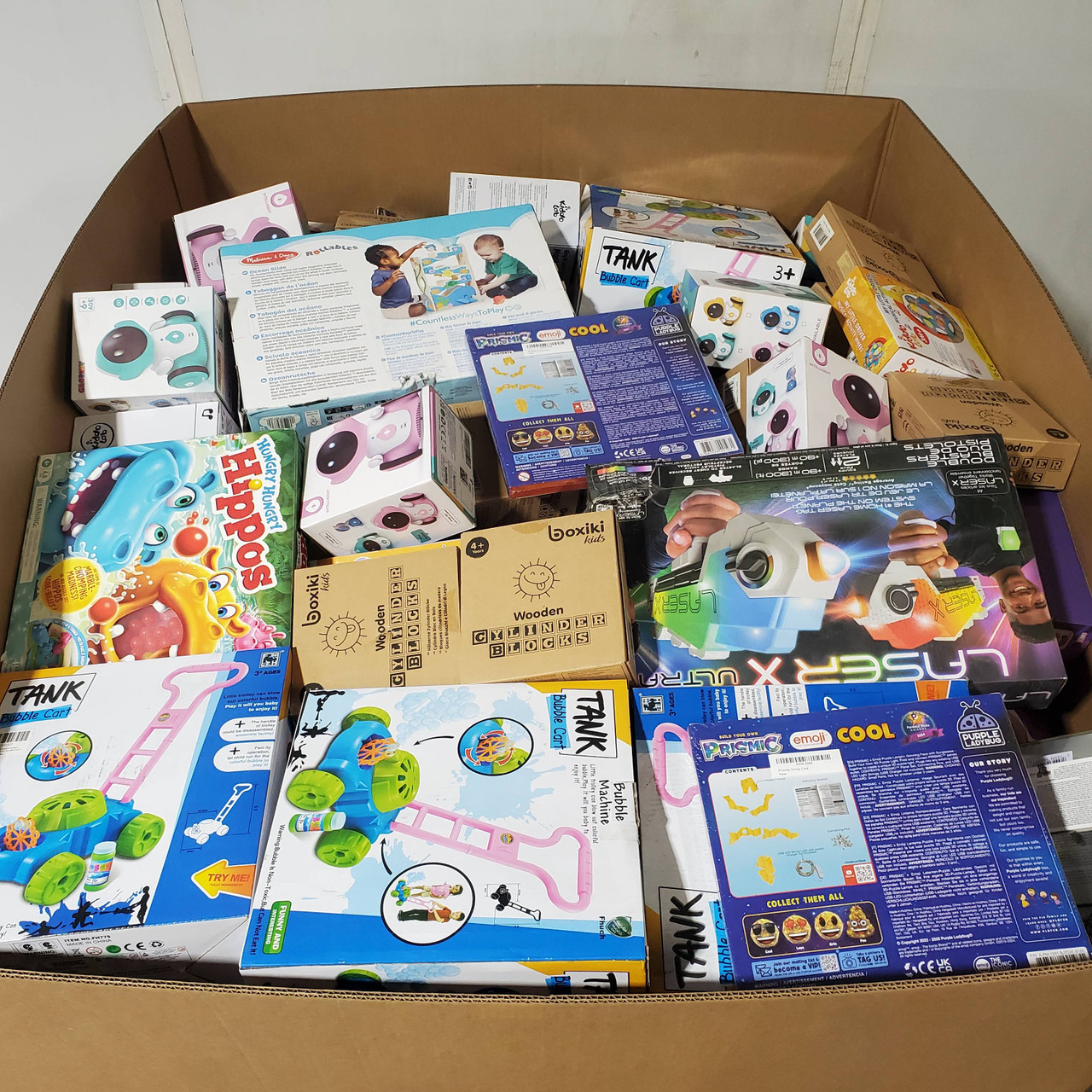 401 units of Toys - MSRP $8,574 - Returns (Lot # 952513)