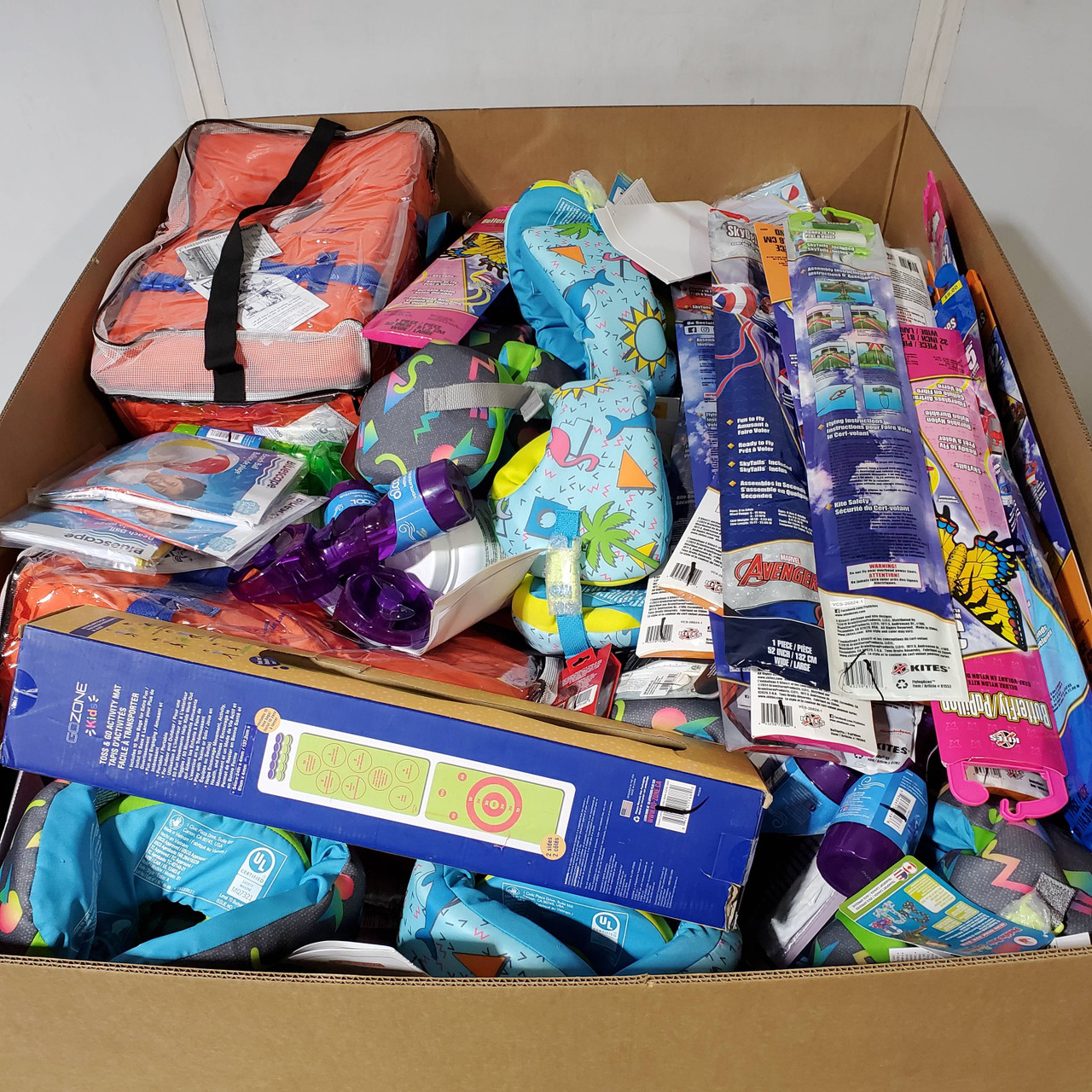 255 units of Sporting Goods - MSRP $3,367 - Returns (Lot # 959501)