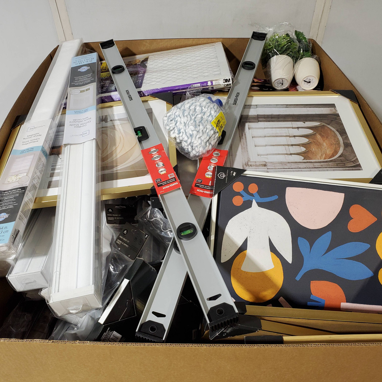 221 units of Home Products - MSRP $3,822 - Returns (Lot # 959516)