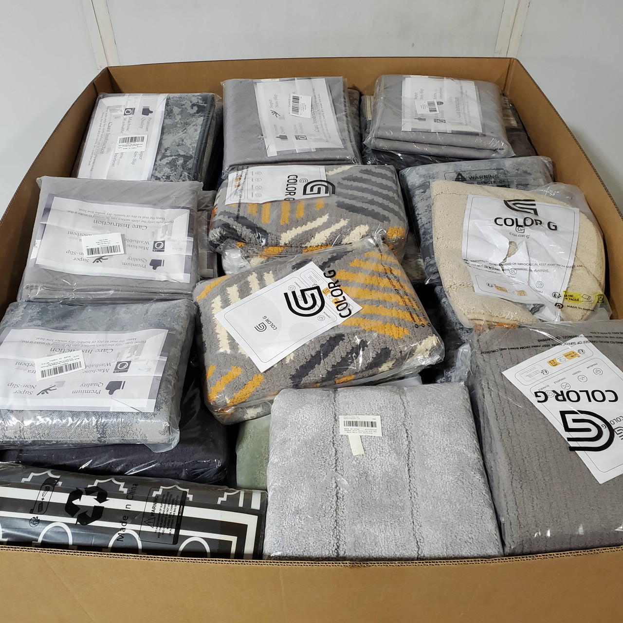 117 units of Mats & Rugs - MSRP $5,016 - Like New (Lot # 957819)