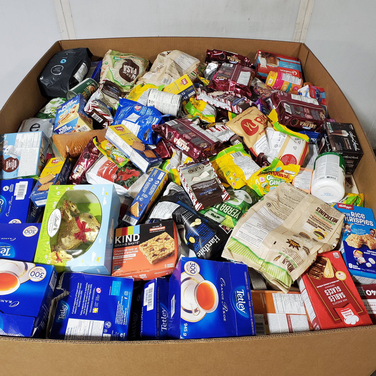 606 units of Grocery - MSRP $6,825 - Like New (Lot # 954609)