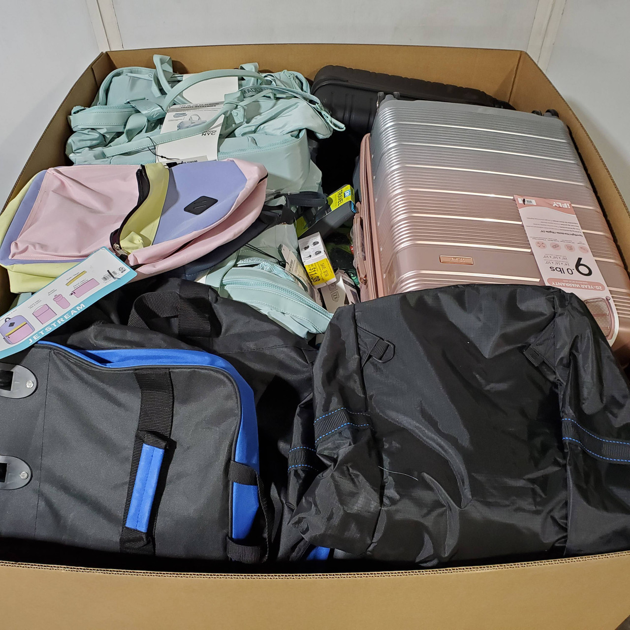 104 units of Luggages & Bags - MSRP $3,421 - Returns (Lot # 959007)