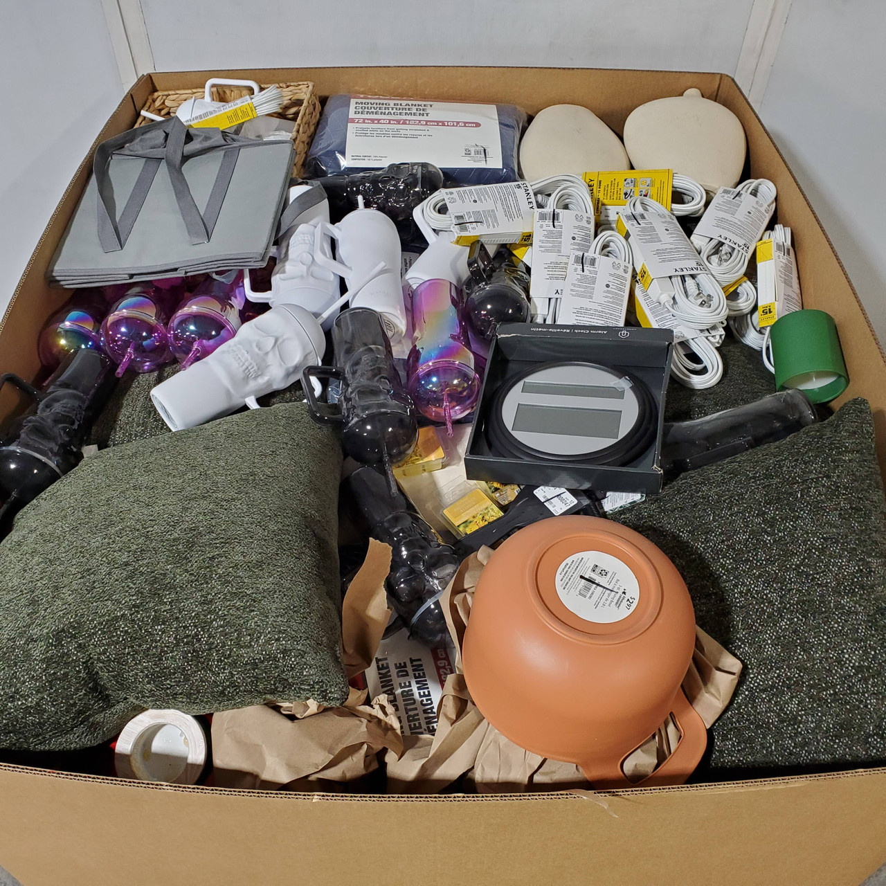 361 units of Home Products - MSRP $4,075 - Returns (Lot # 960608)