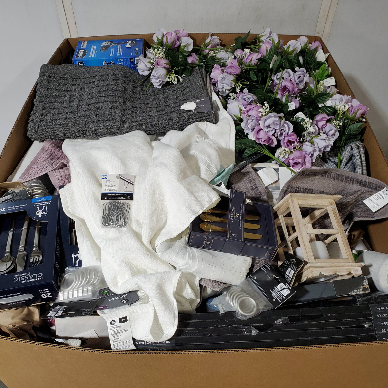 376 units of Home Products - MSRP $4,859 - Returns (Lot # 960616)