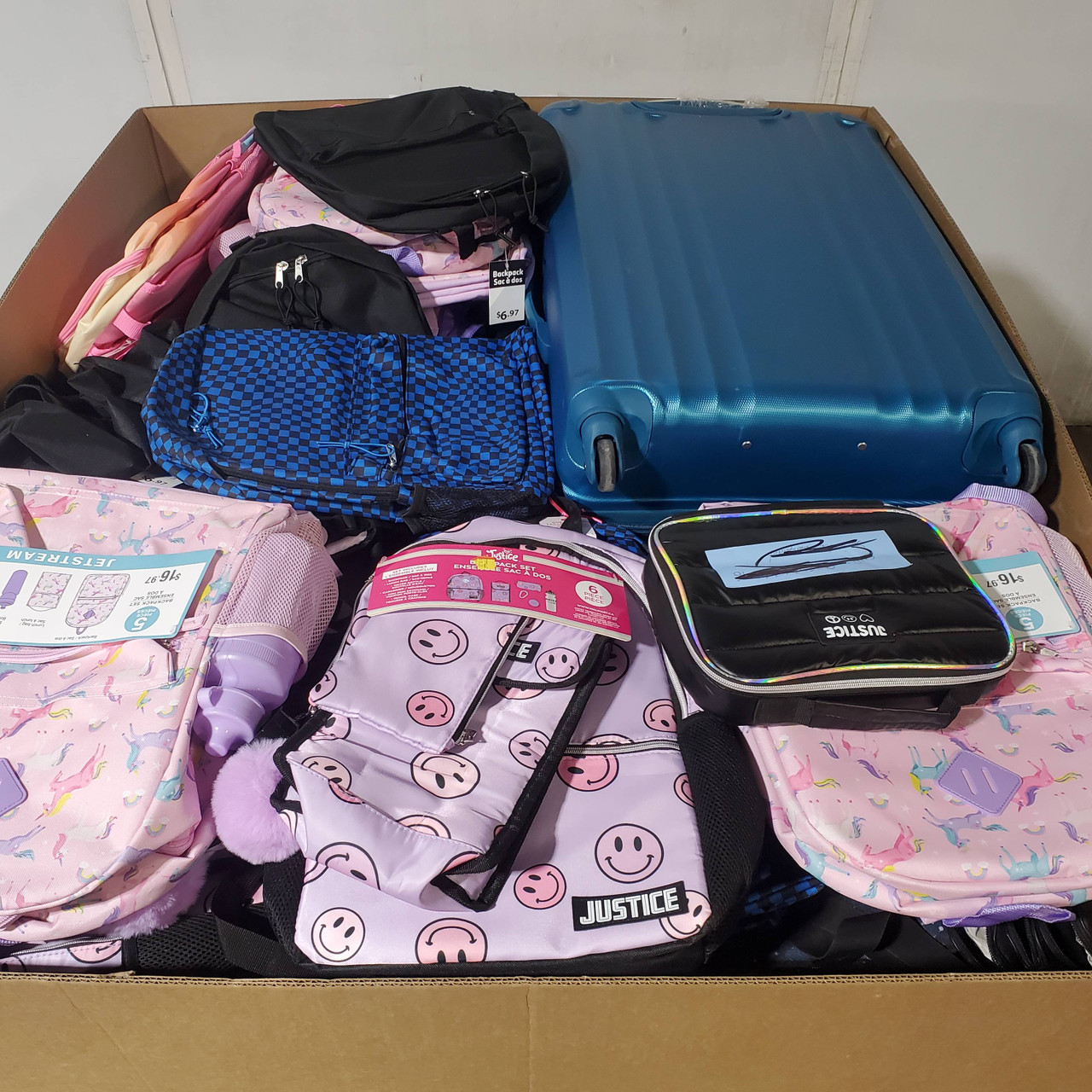 107 units of Luggages & Bags - MSRP $2,840 - Returns (Lot # 960610)