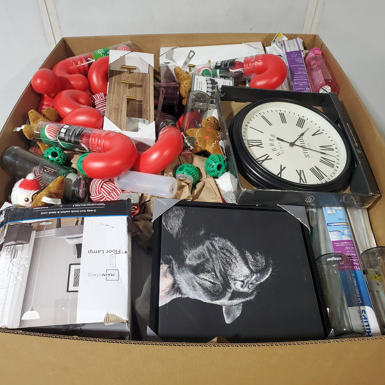 303 units of Home Products - MSRP $4,881 - Returns (Lot # 961511)