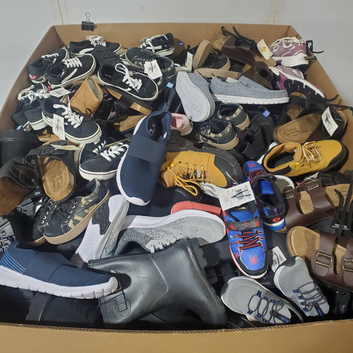 281 units of Shoes (pair) - MSRP $7,742 - Returns (Lot # 103-938412)