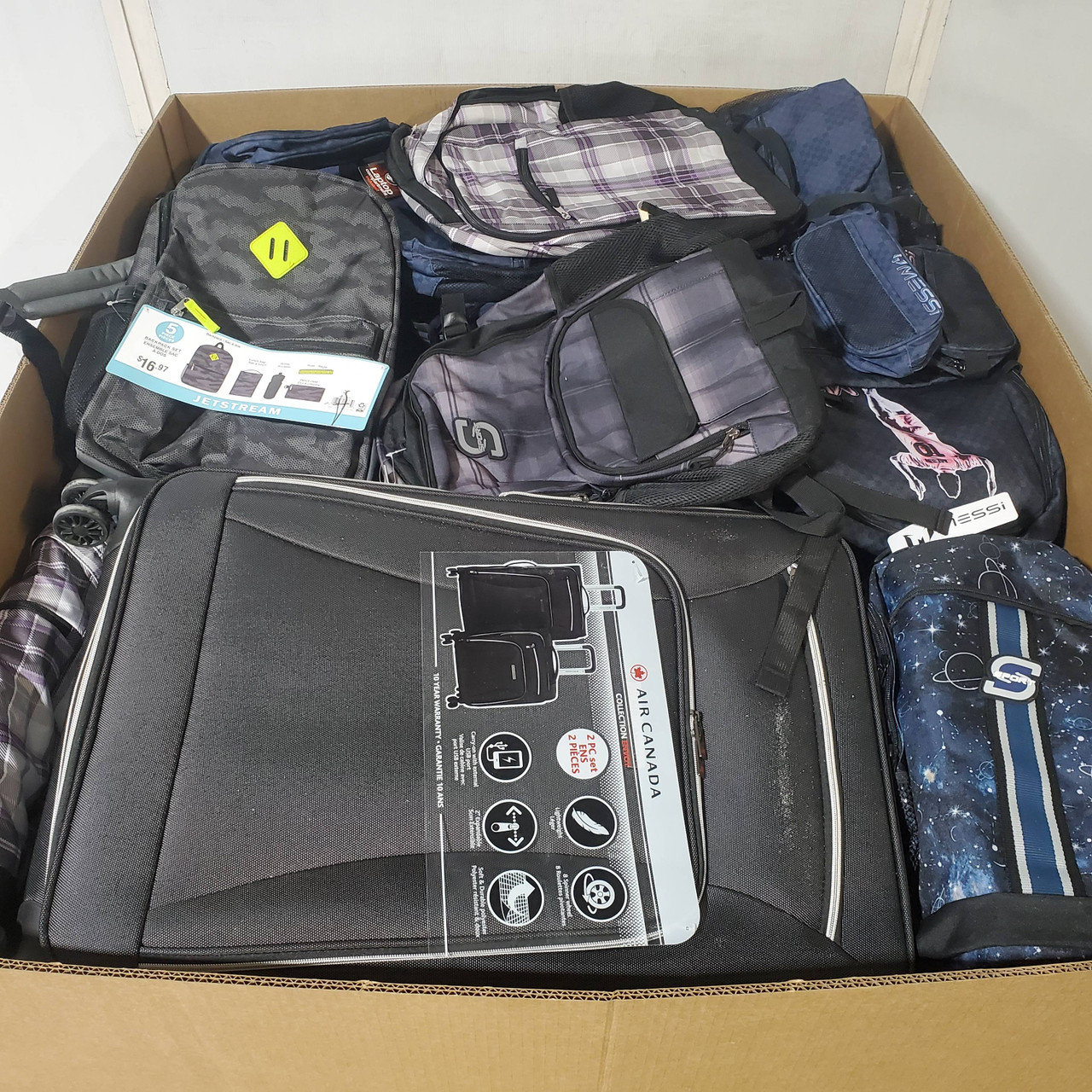 161 units of Luggages & Bags - MSRP $4,033 - Returns (Lot # 961411)