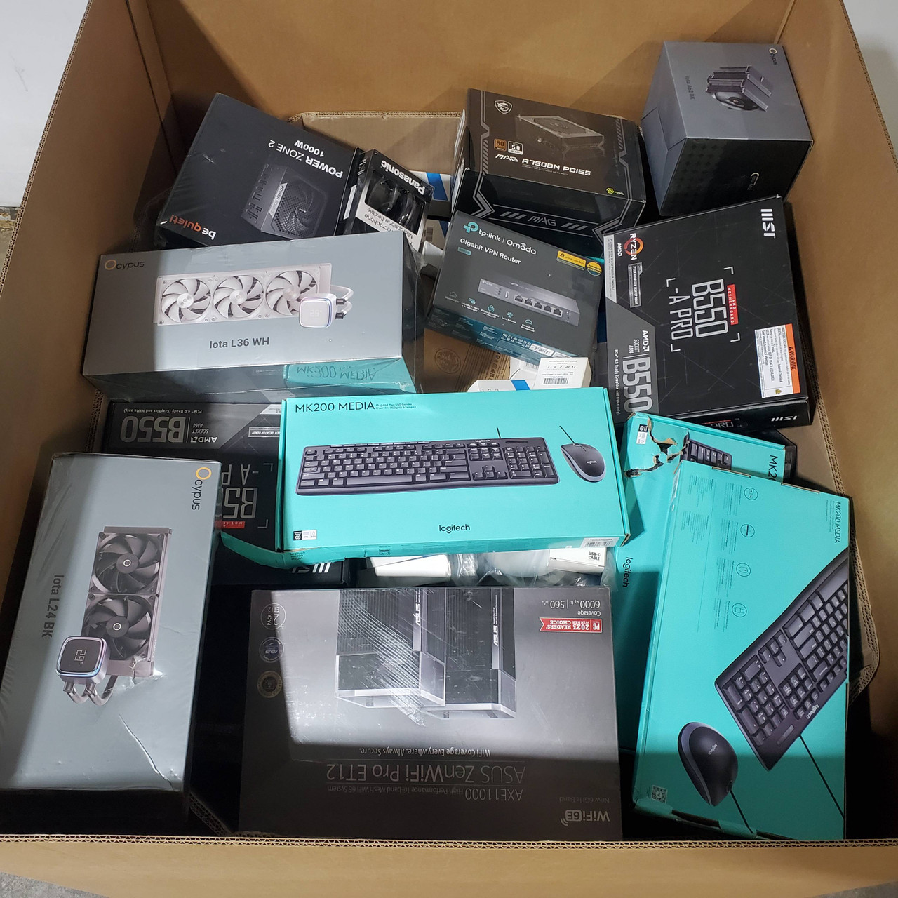 194 units of Computer Accessories - MSRP $20,165 - Returns (Lot # 947620)