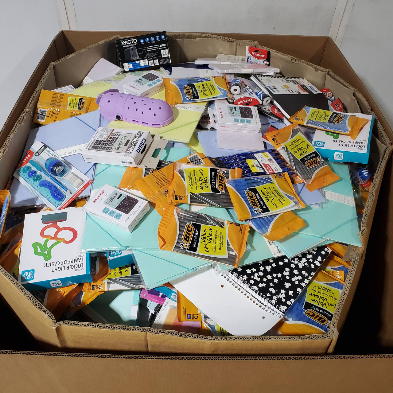 1154 units of Office & School Supplies - MSRP $9,284 - Returns (Lot # 962017)