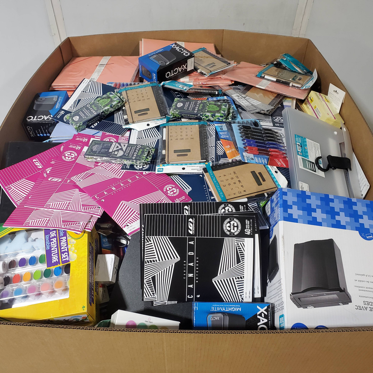 2736 units of Office & School Supplies - MSRP $15,717 - Returns (Lot # 961526)