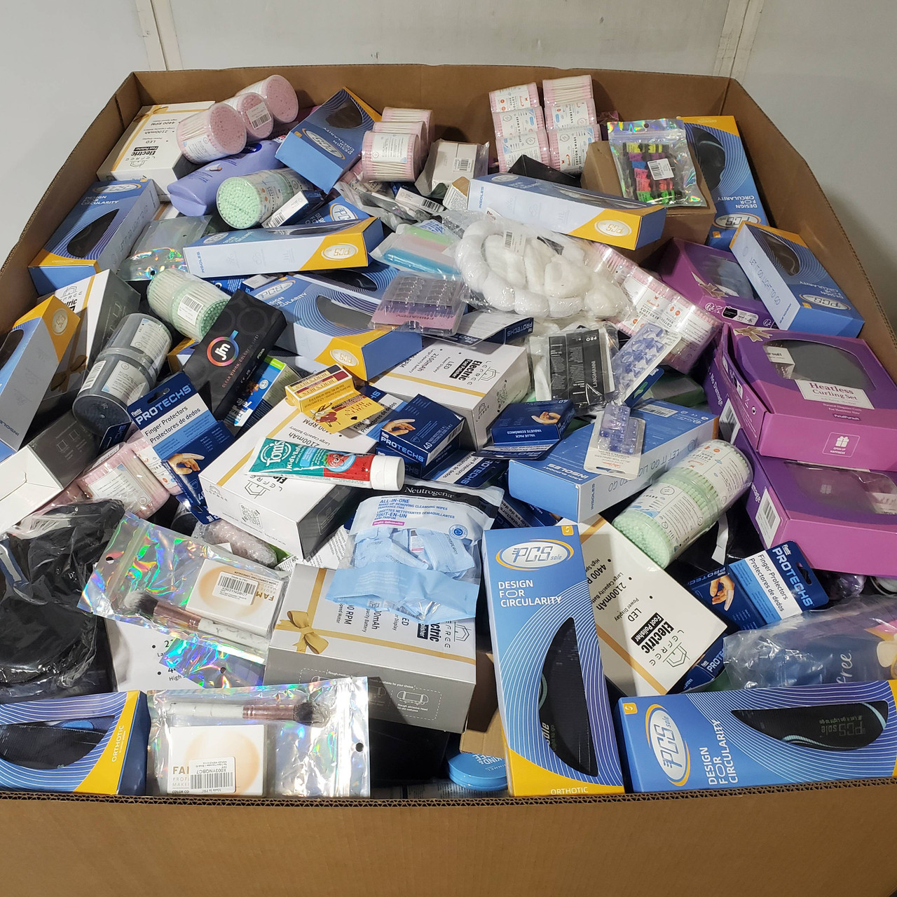 1181 units of Pharmacy & Wellness - MSRP $16,359 - Like New (Lot # 952402)