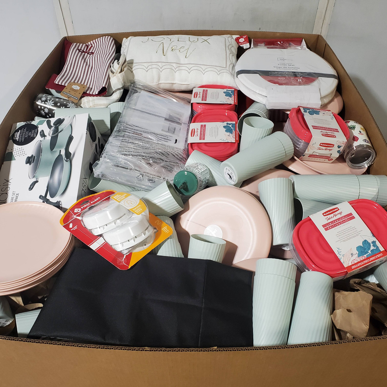 388 units of Home Products - MSRP $3,729 - Returns (Lot # 962414)