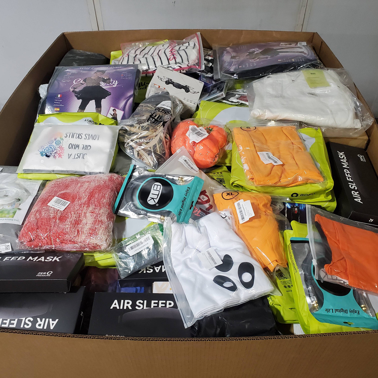 834 units of Unmanifested GM - MSRP $8,340 - Returns (Lot # 942922)