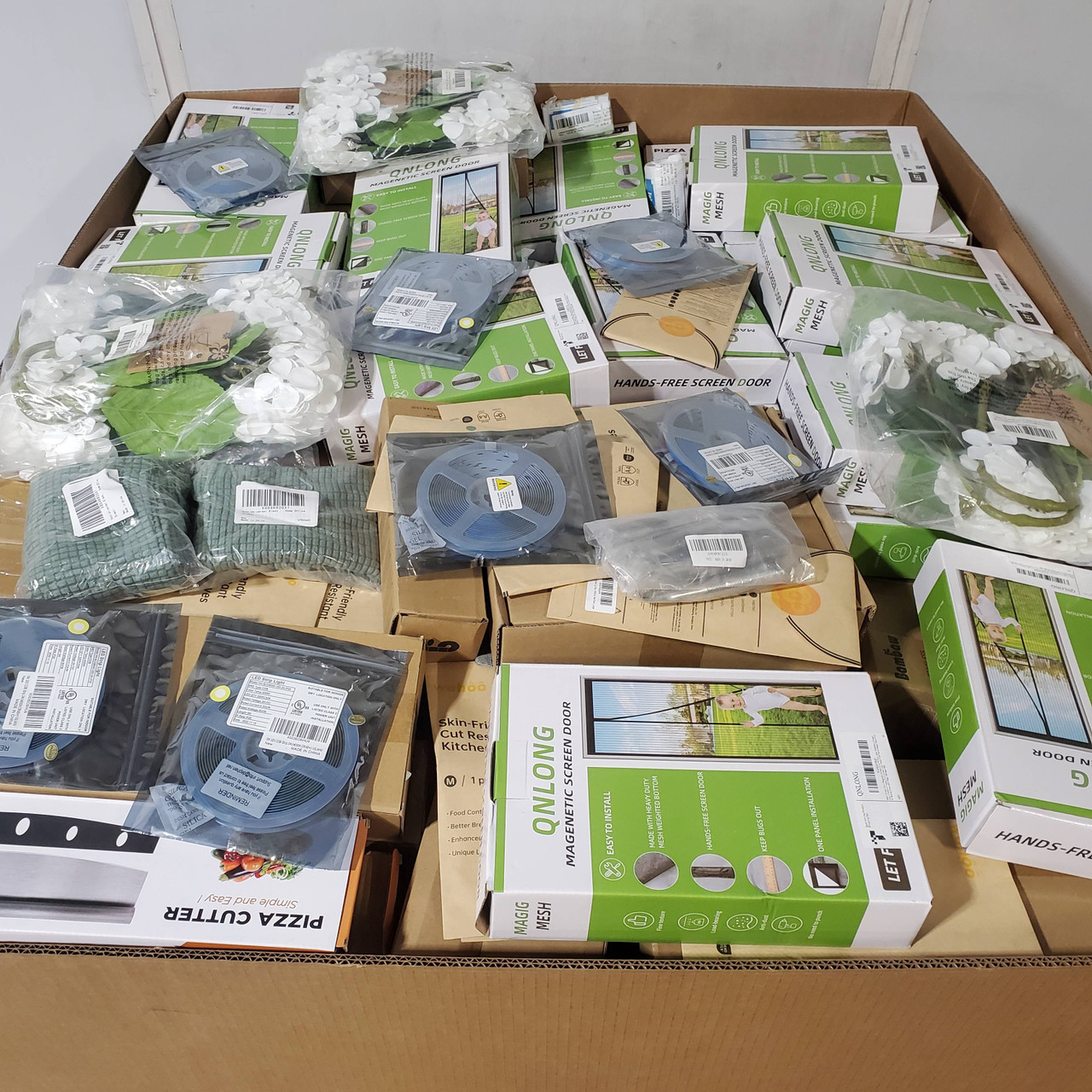 759 units of Home Products - MSRP $12,813 - Returns (Lot # 942923)