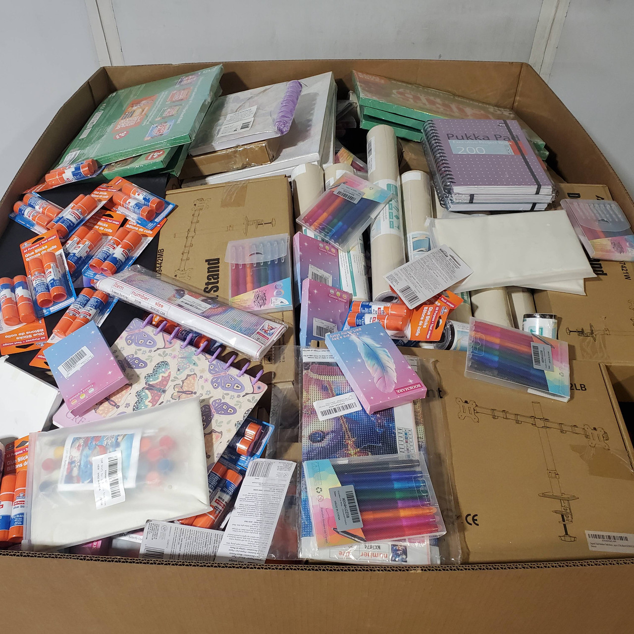 632 units of Office & School Supplies - MSRP $10,031 - Returns (Lot # 943516)