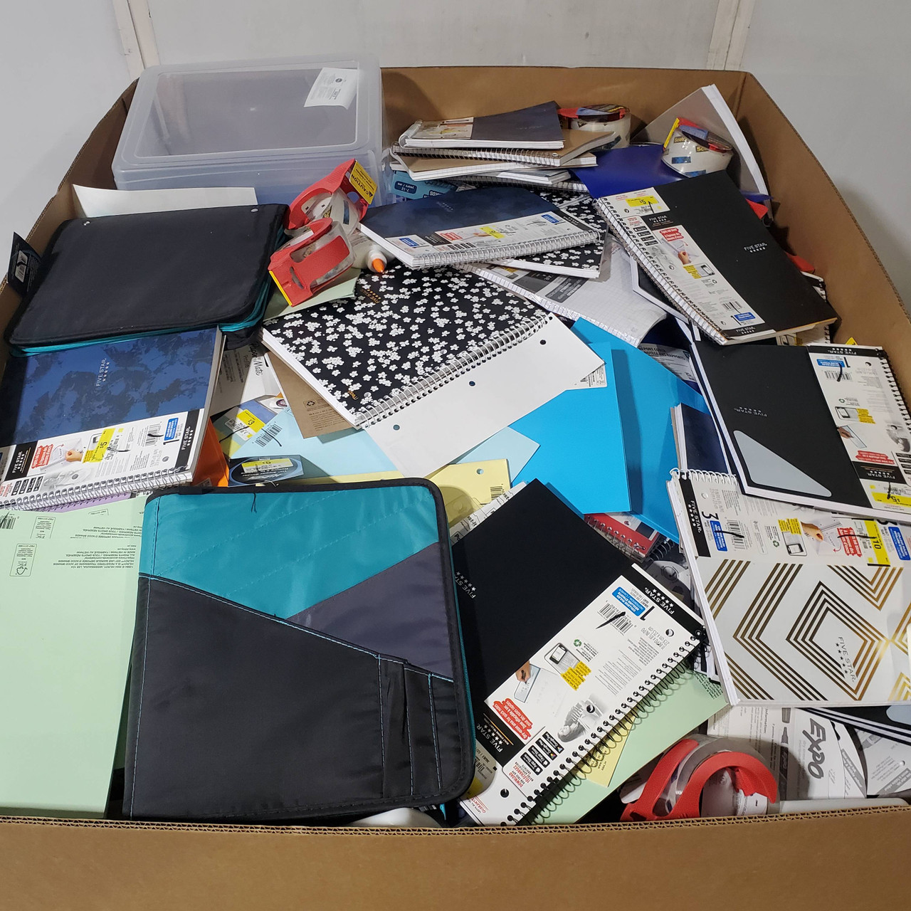 770 units of Office & School Supplies - MSRP $6,227 - Returns (Lot # 963106)