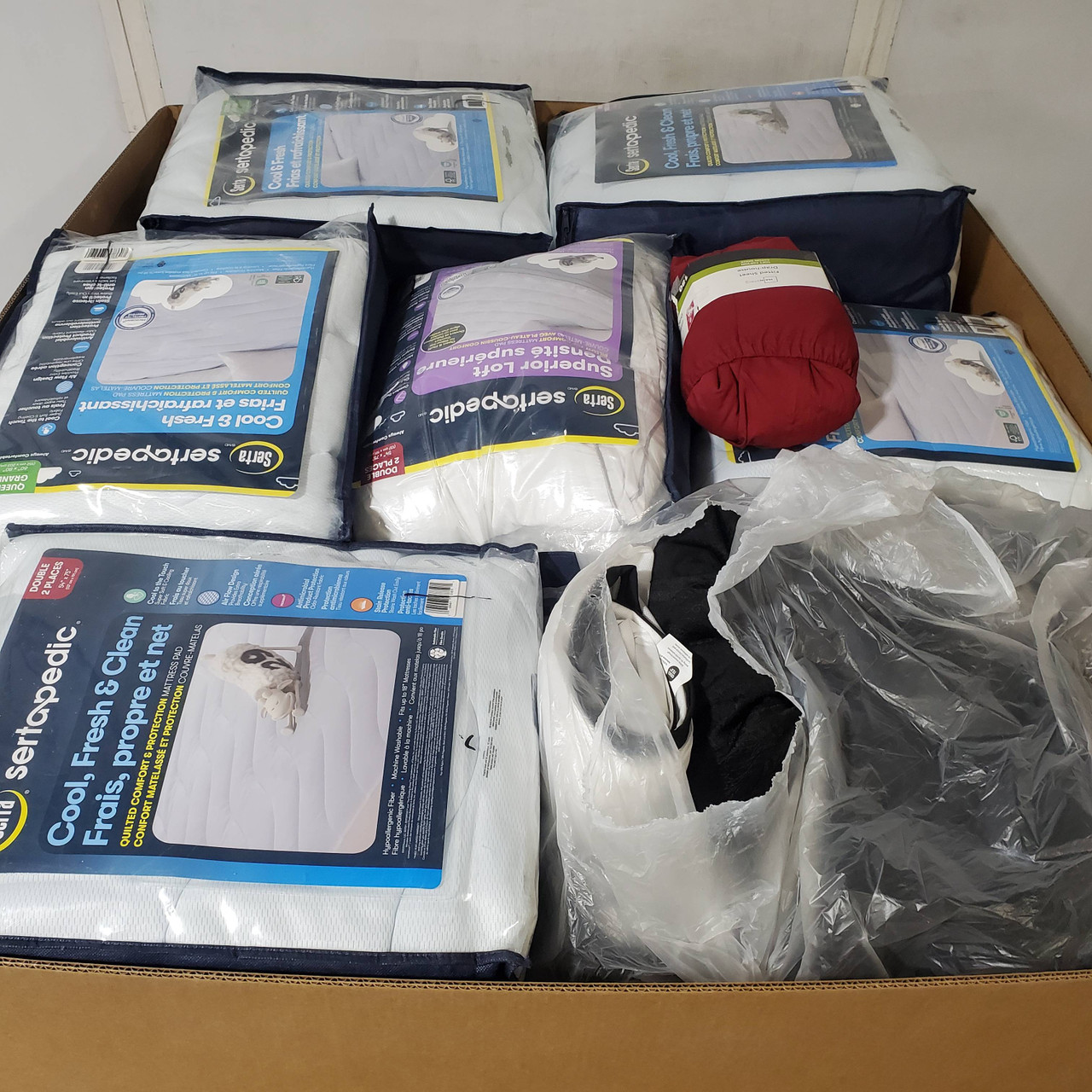 41 units of Bedding - MSRP $1,847 - Returns (Lot # 963107)