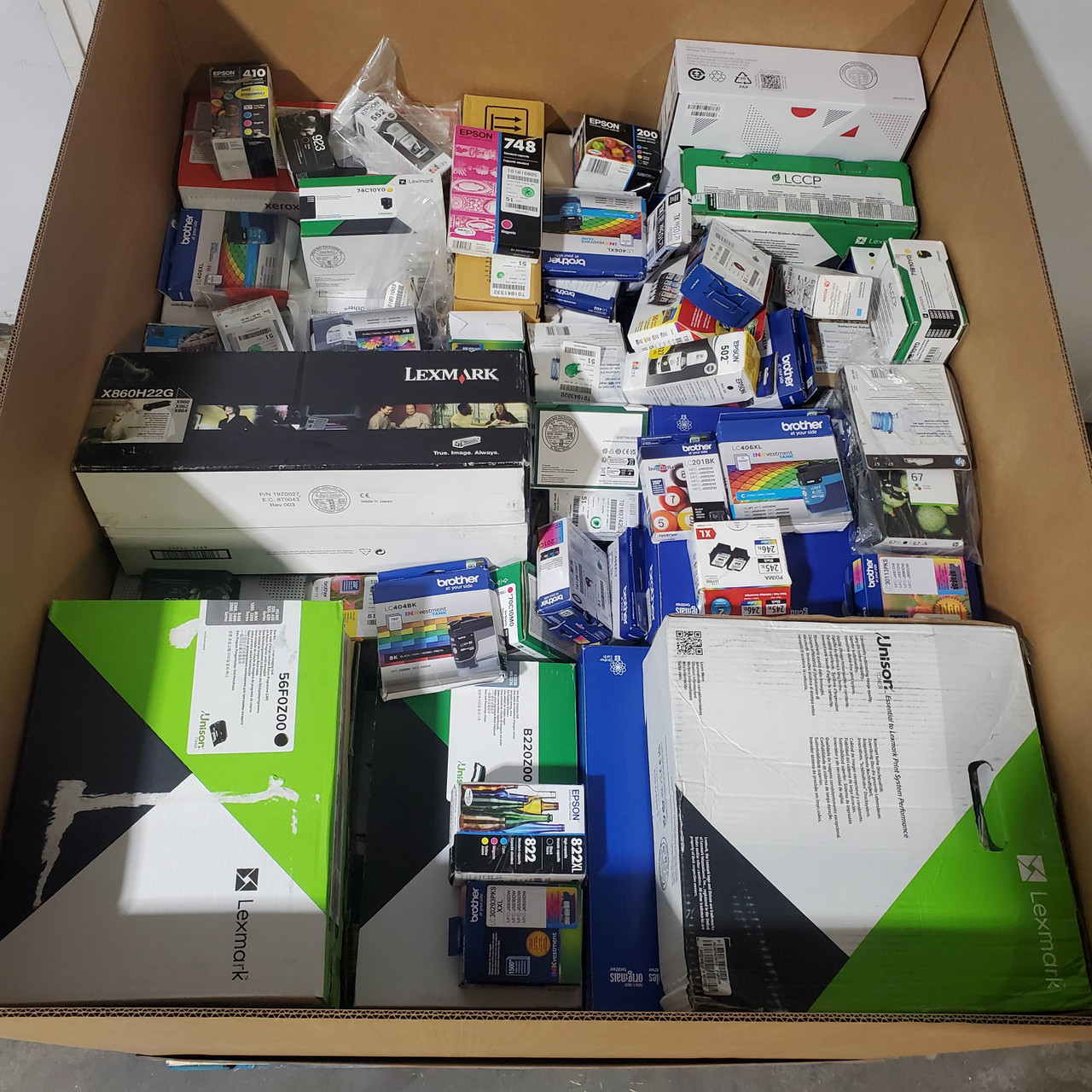 131 units of Ink & Toners - MSRP $20,272 - Returns (Lot # 924706)