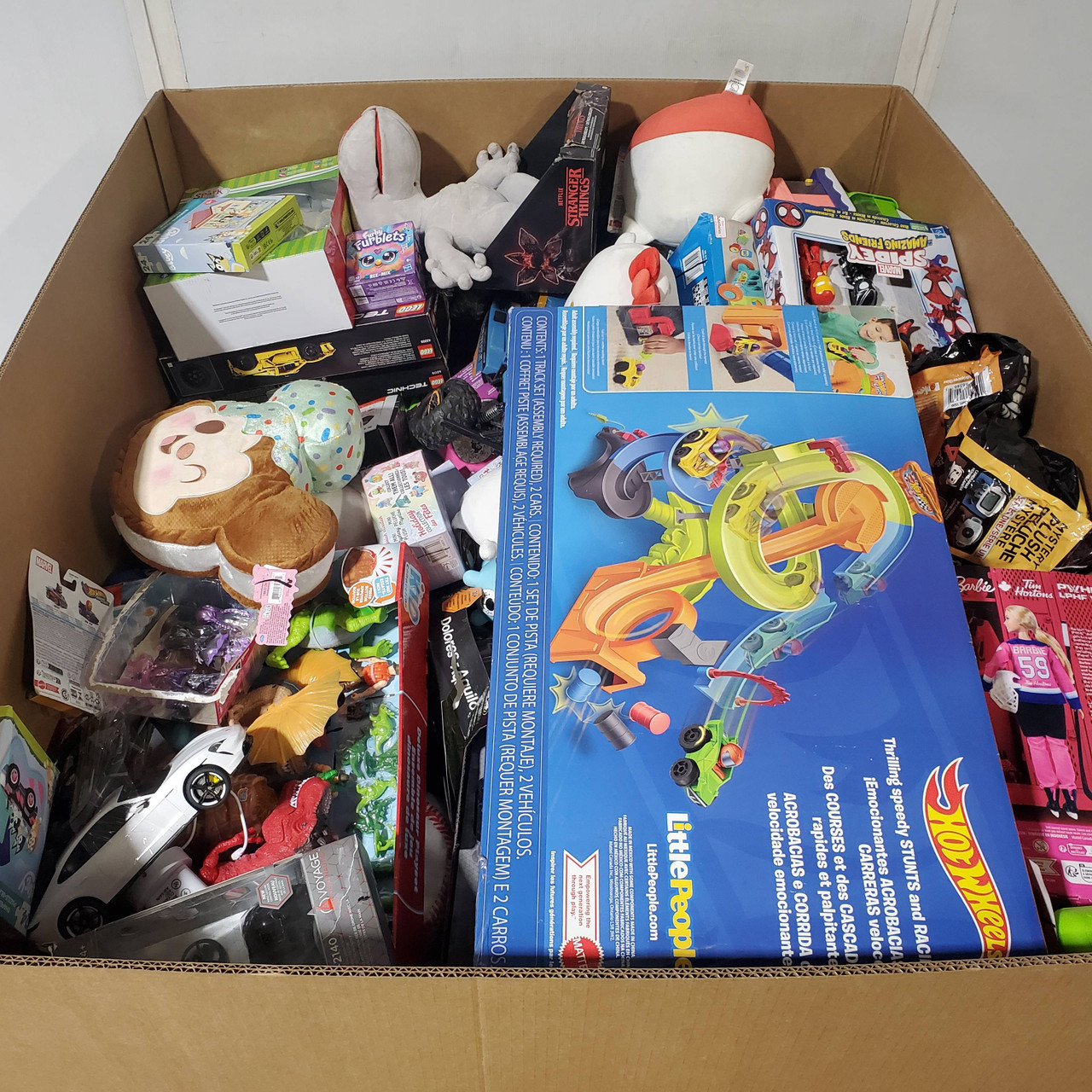 243 units of Toys - MSRP $4,269 - Returns (Lot # 962412)