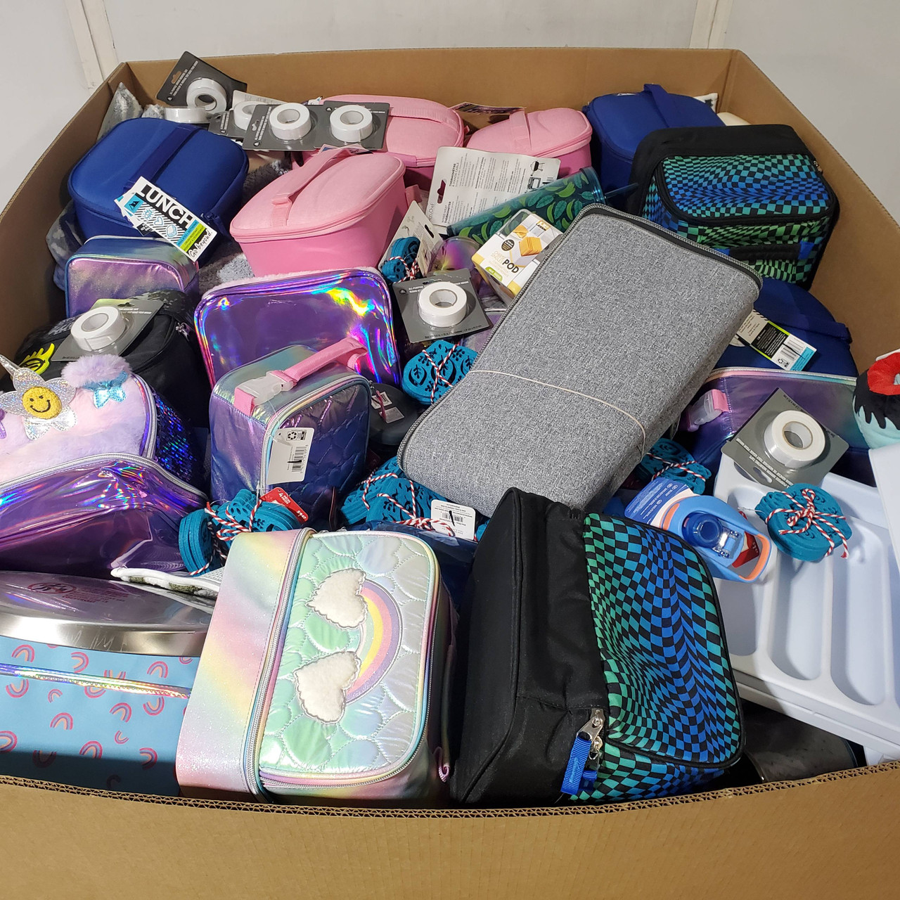 407 units of Home Products - MSRP $4,601 - Returns (Lot # 963815)